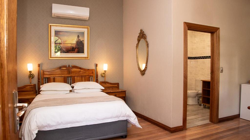 Standard Queen Room photo 1