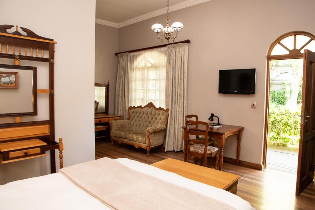 Standard Queen Room photo 3