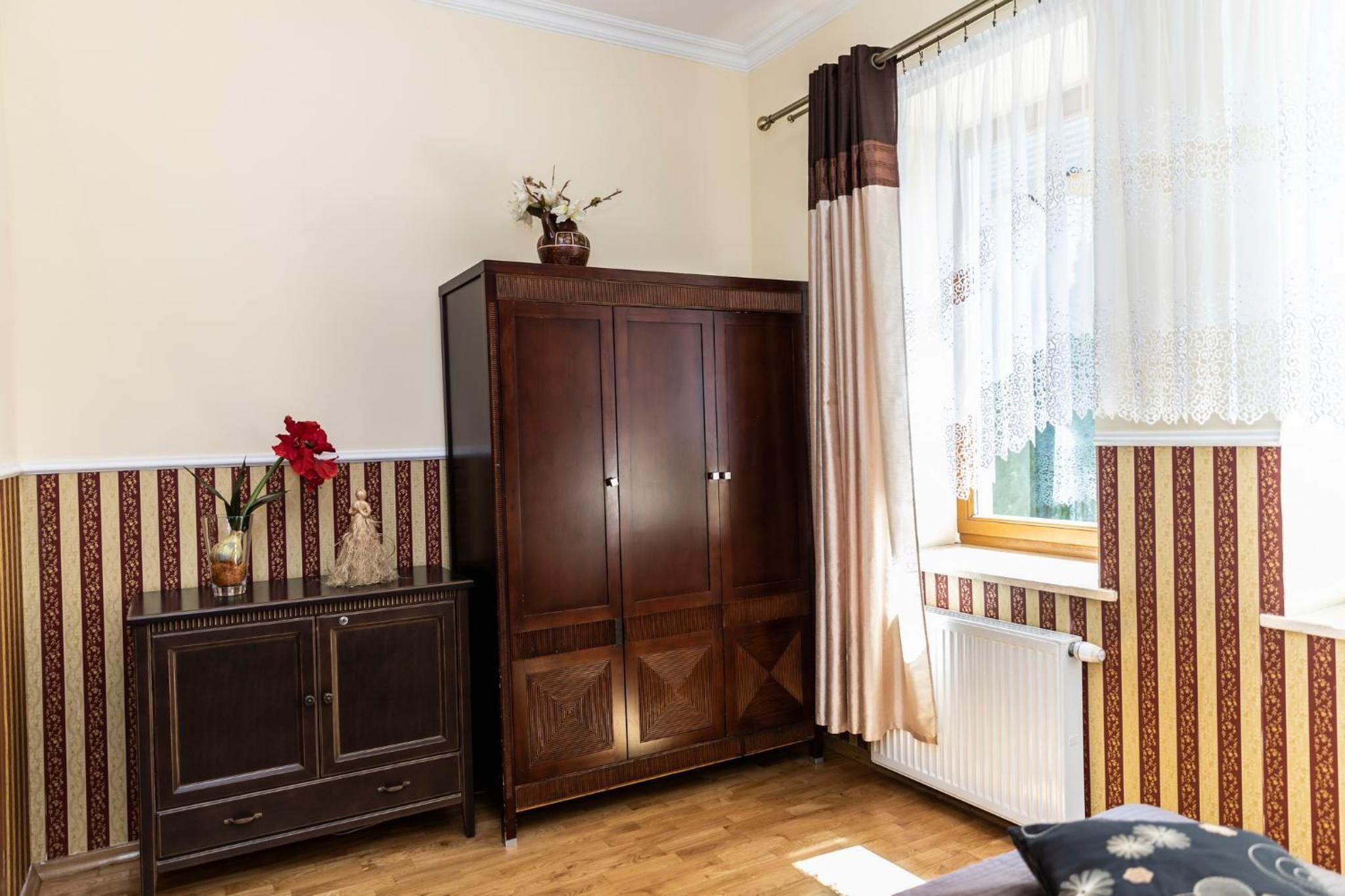 One-Bedroom Apartment - Photo 13