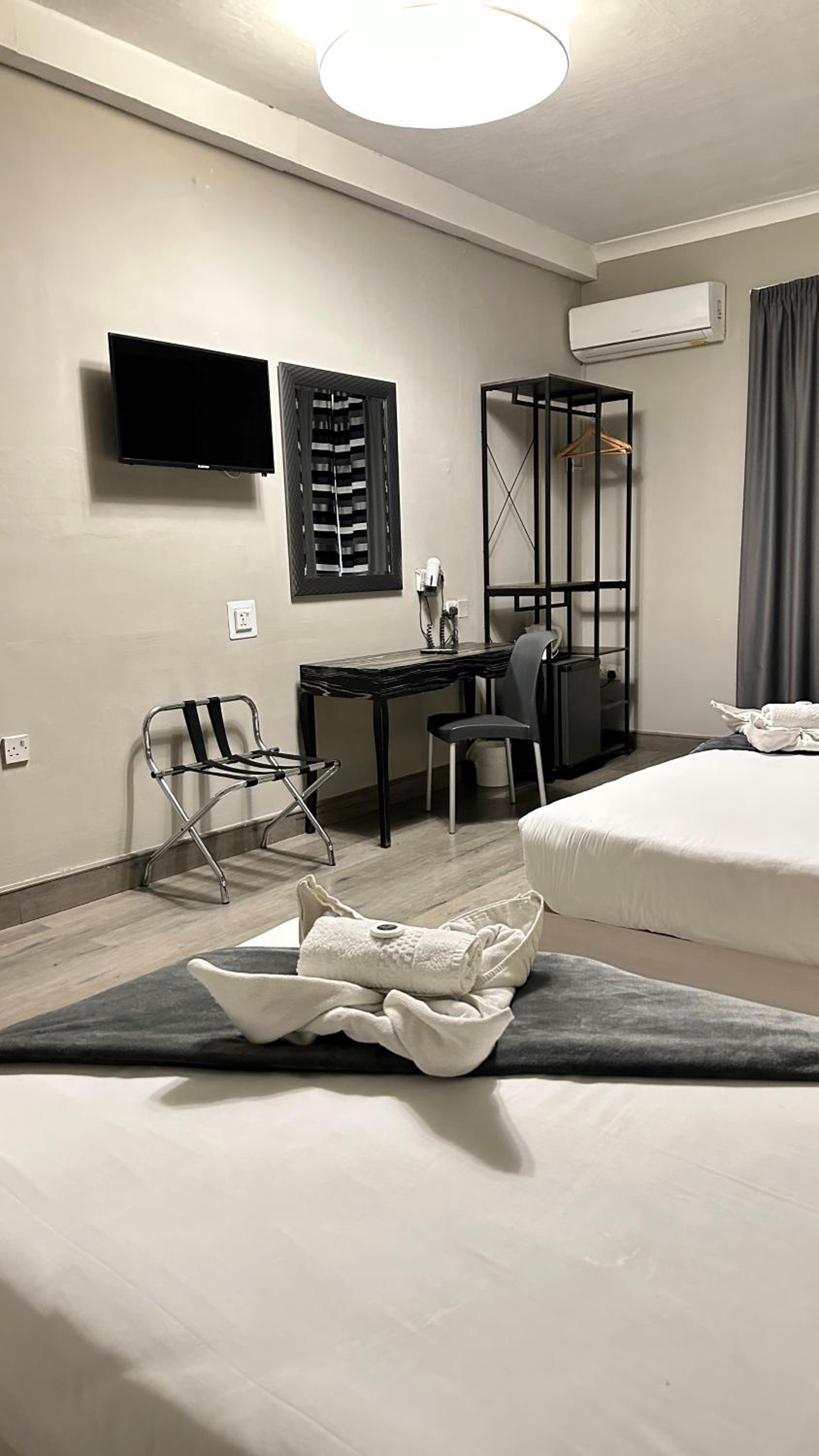 Standard Quadruple Room - Photo 27