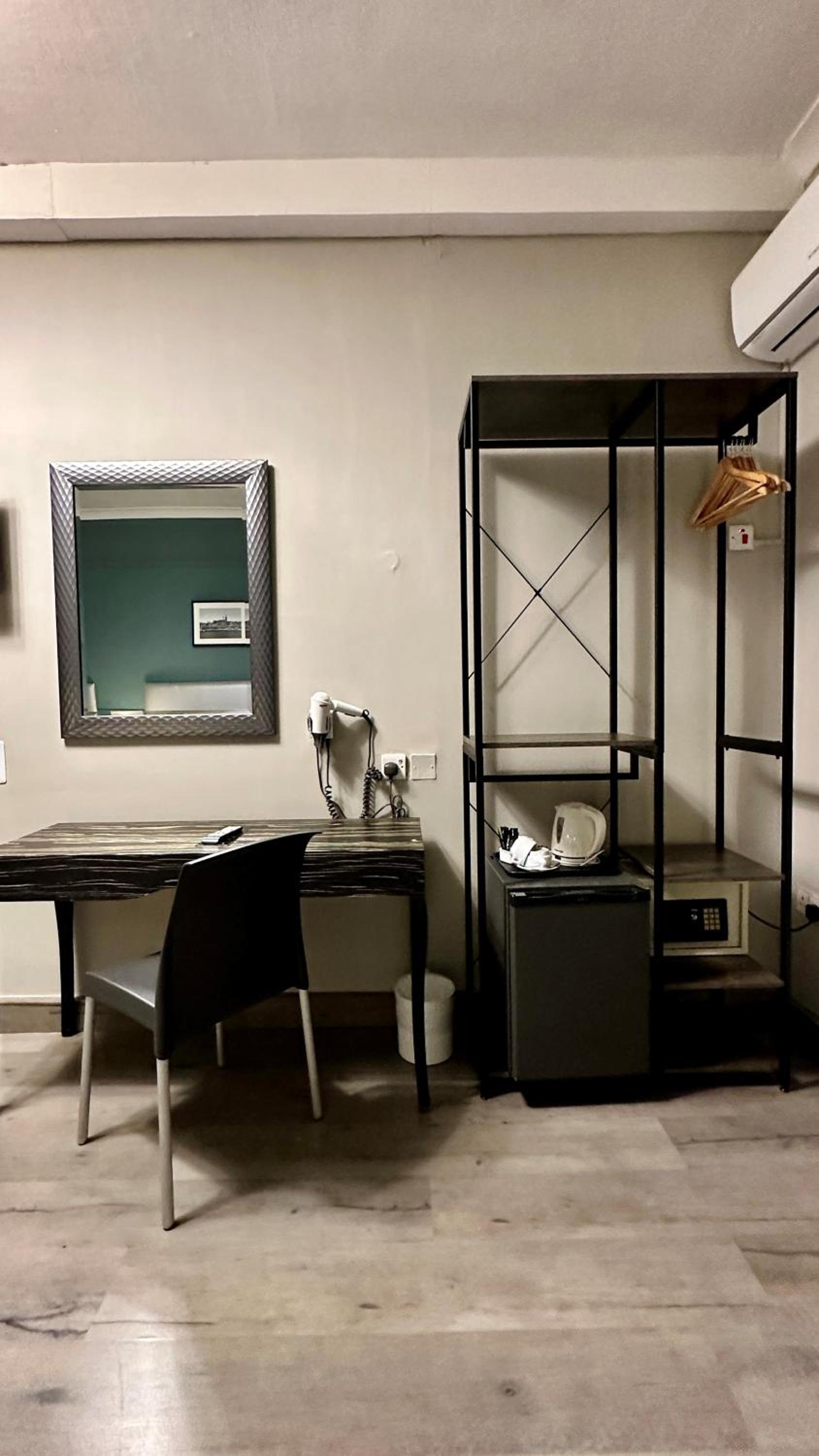Standard Quadruple Room - Photo 16