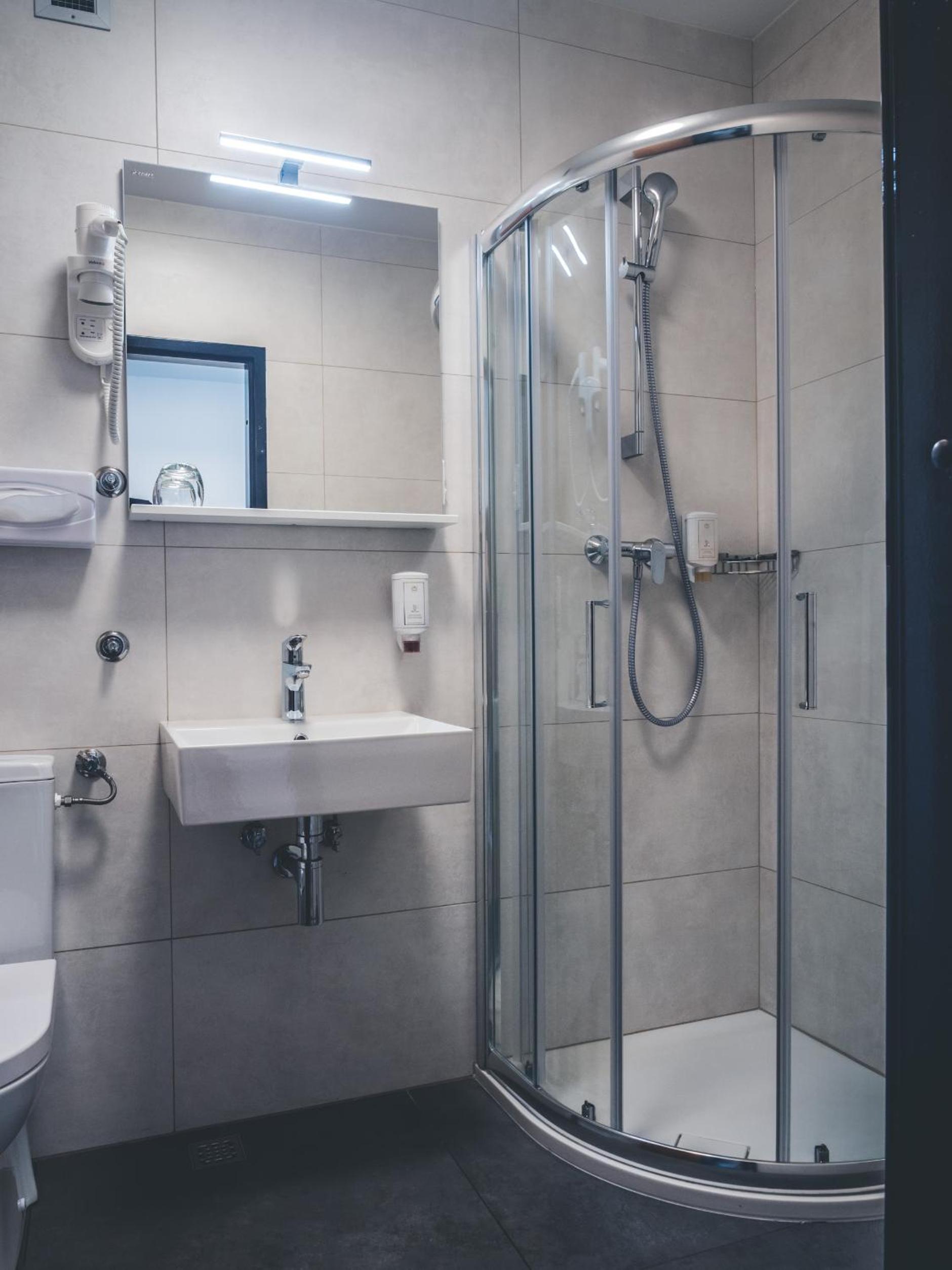 Standard Double Room - Photo 3