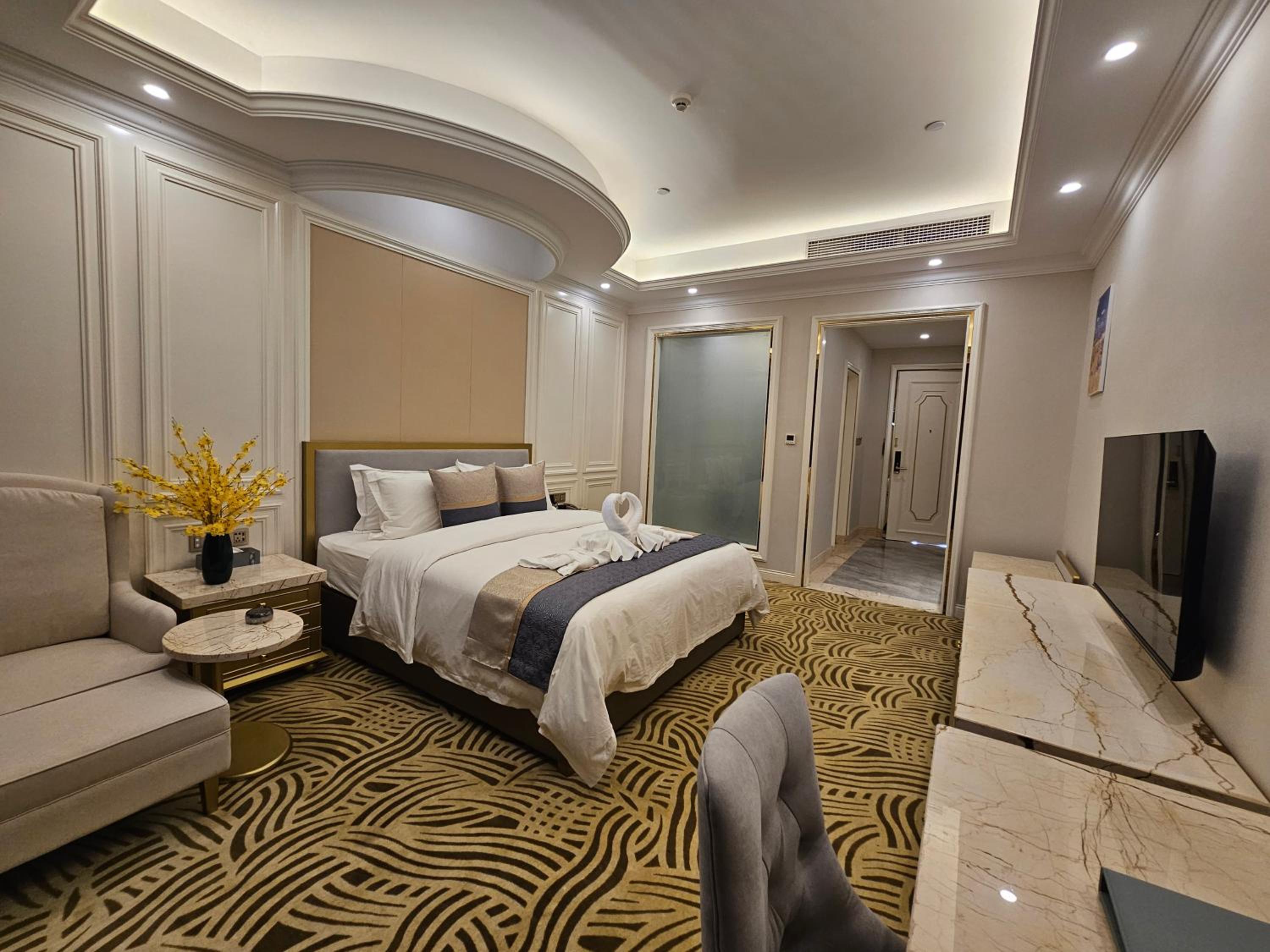 King Room with Lake View photo 2
