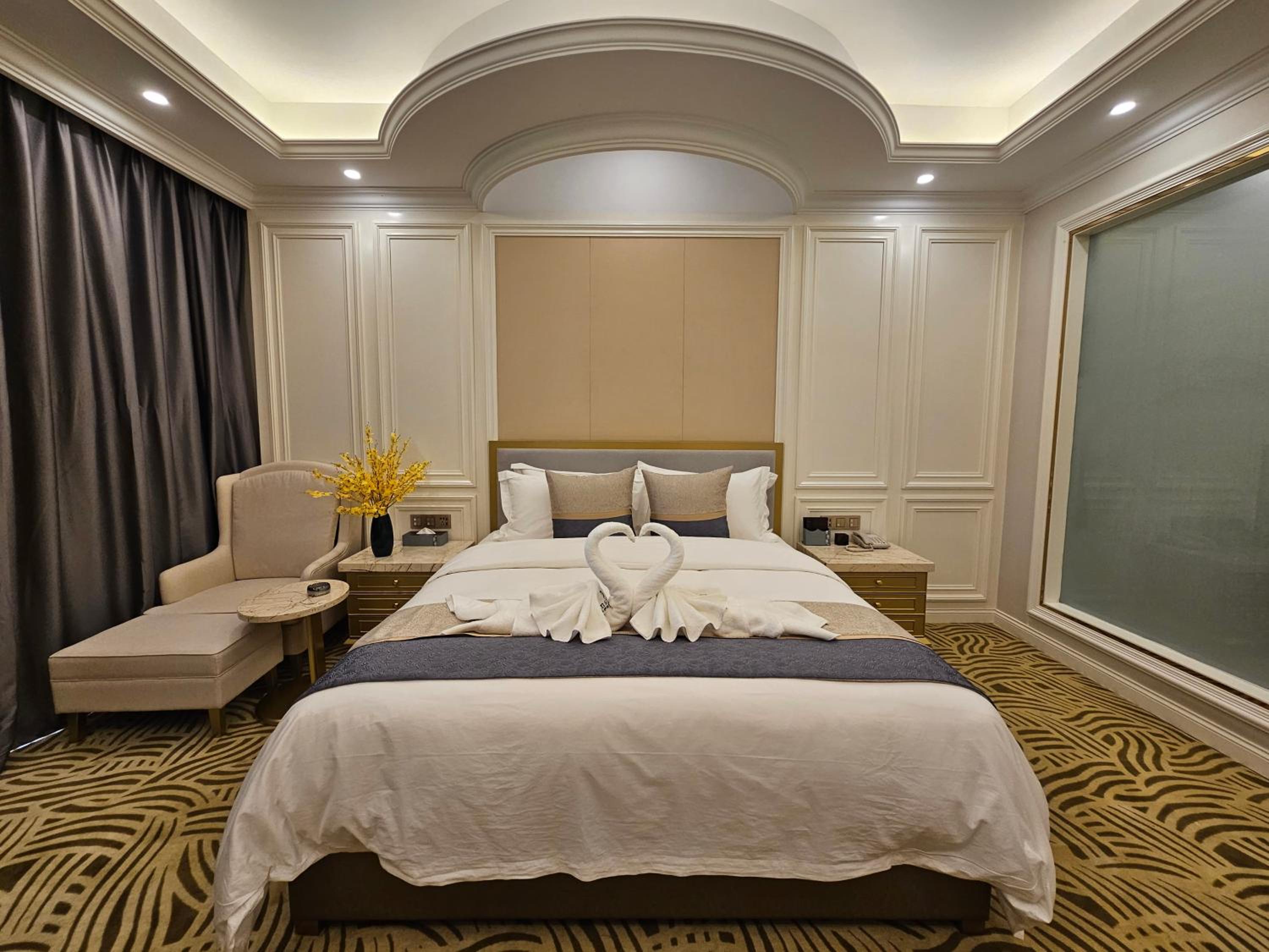 King Room with Lake View photo 3