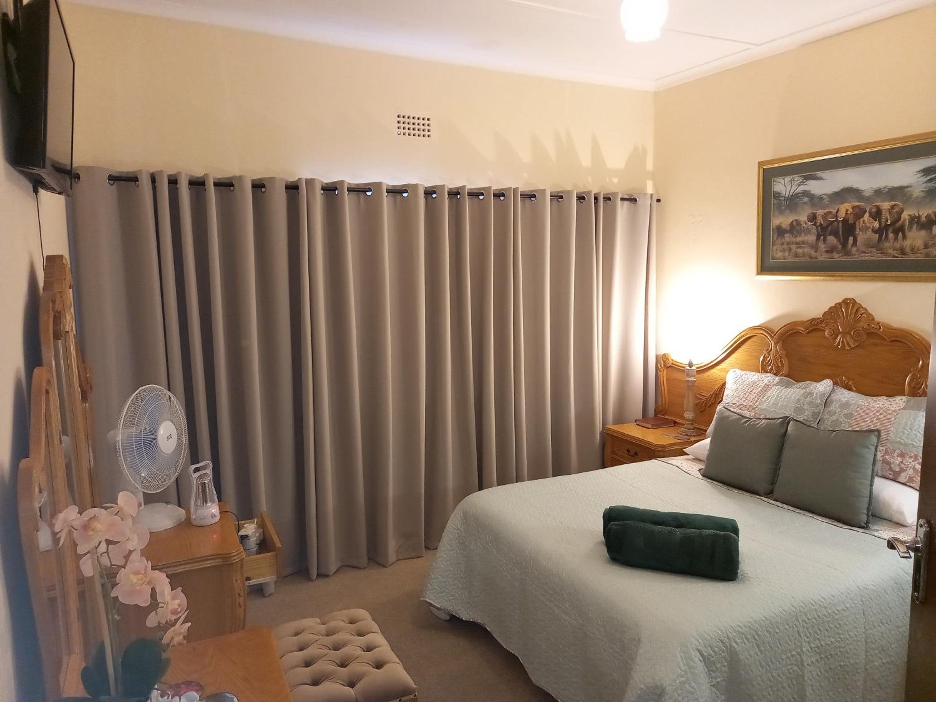 Deluxe Double Room with Shower - Photo 1
