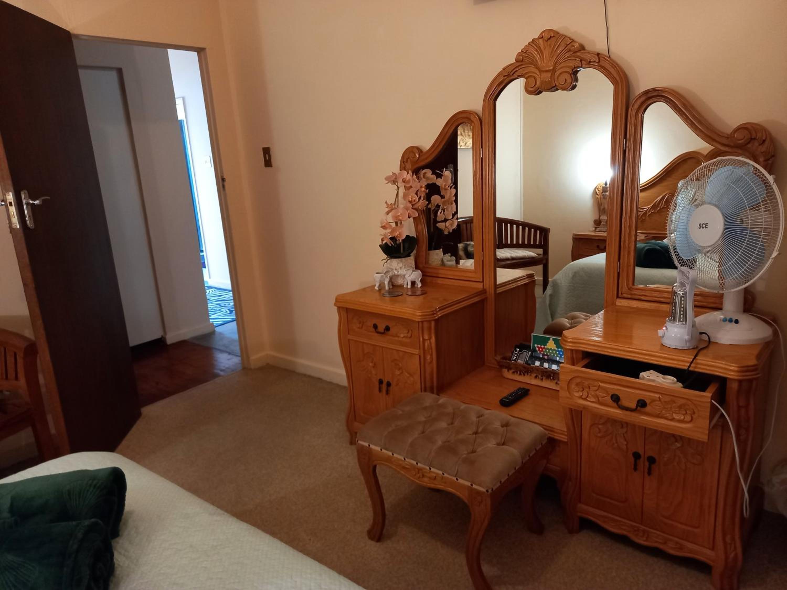 Deluxe Double Room with Shower - Photo 15