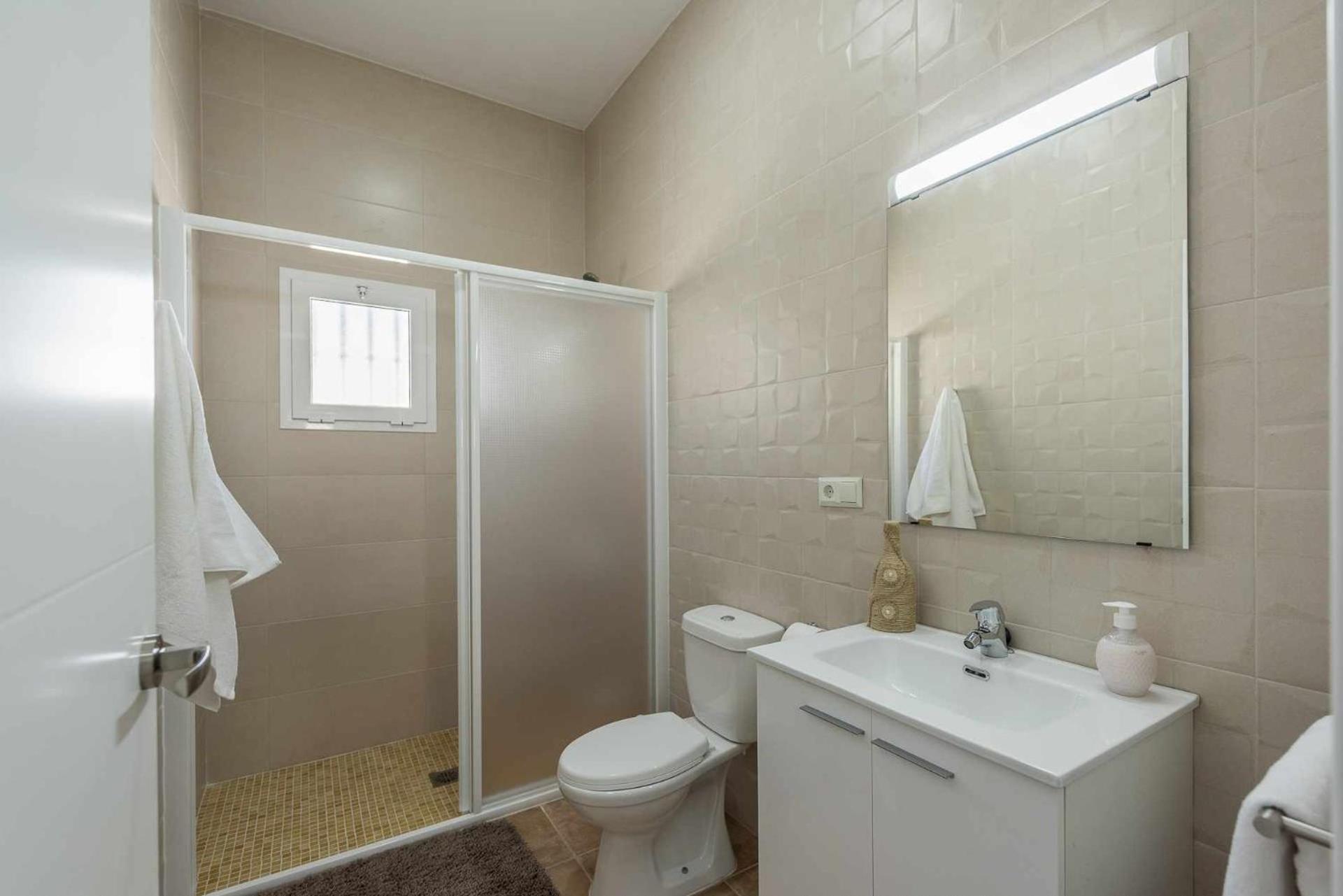 Four-Bedroom House photo 3