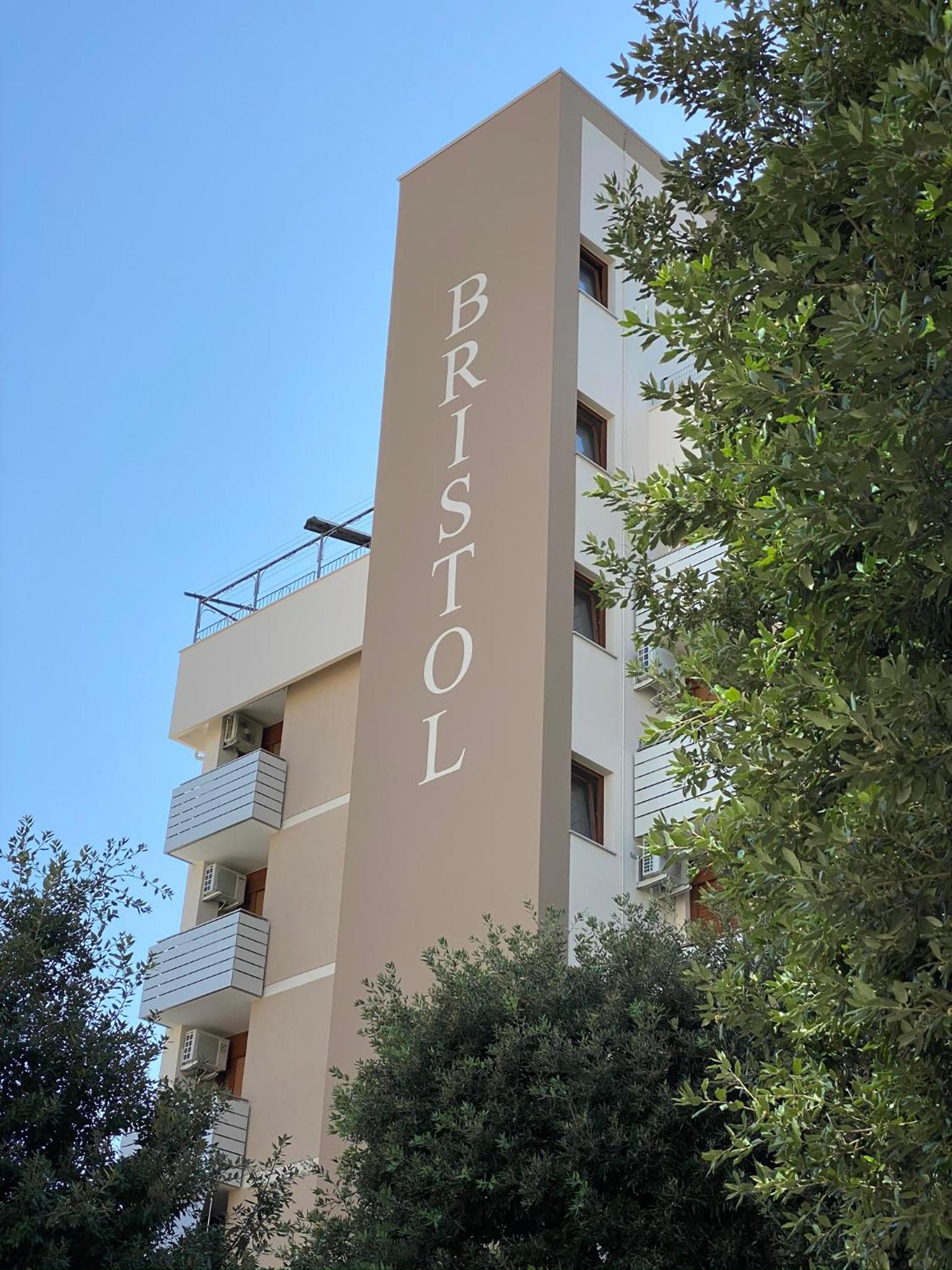 Studio with Balcony - Photo 7