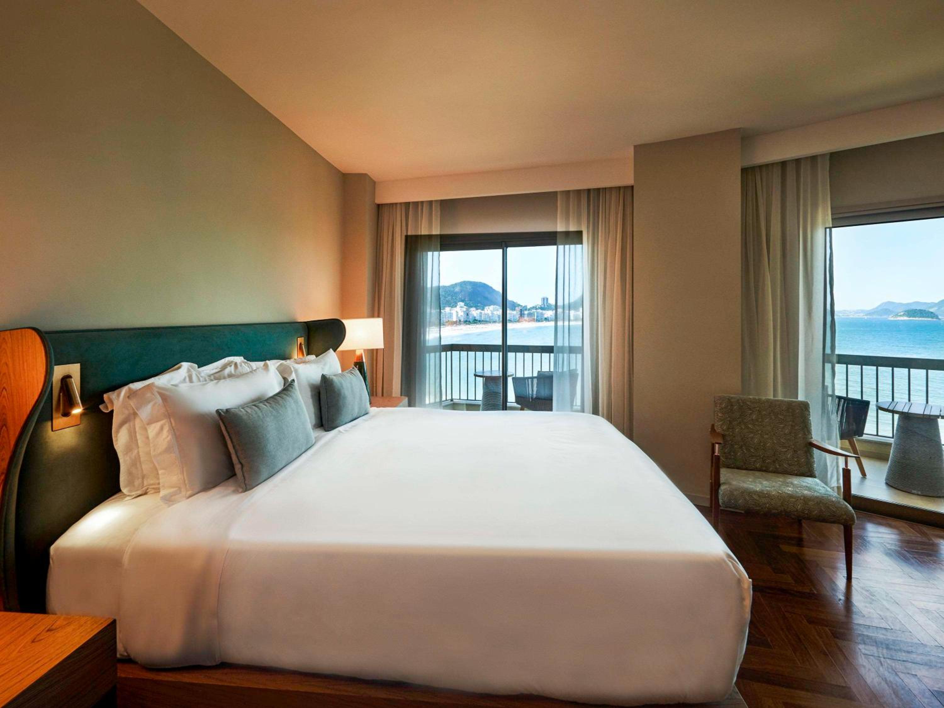 One-Bedroom Gold King Suite with Sea View