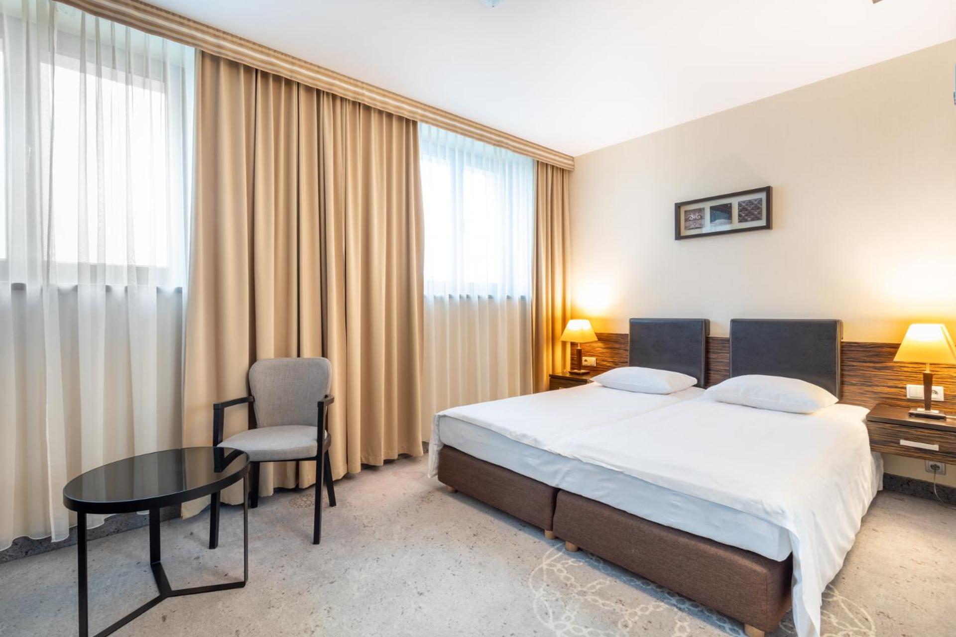 Double or Twin Room - Photo 2