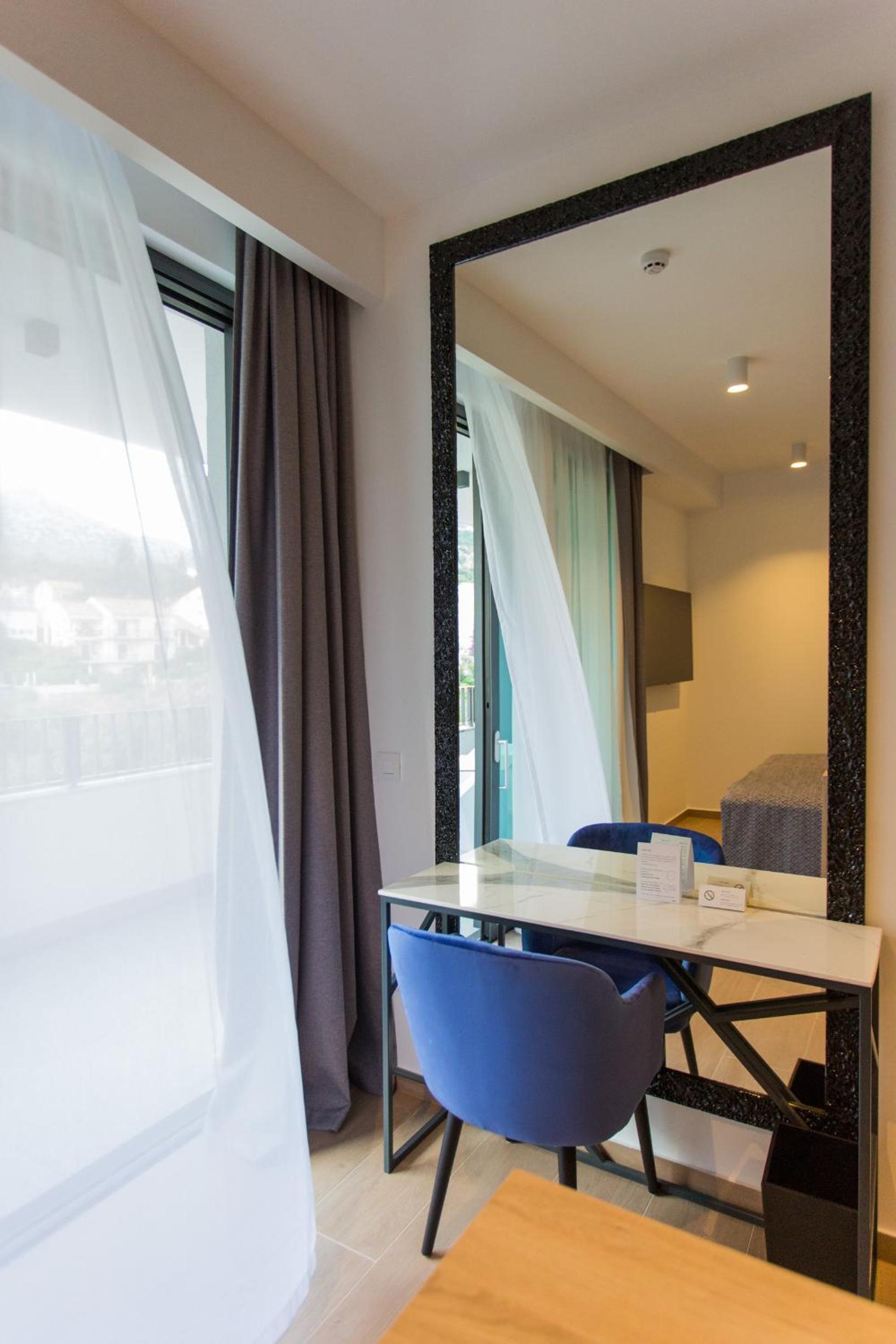Barrierefreies Zimmer Crystal mit Balkon und Bergblick