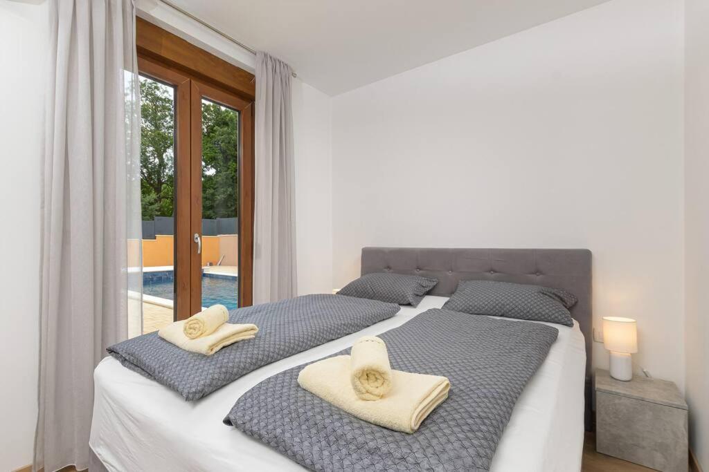 Villa photo 1