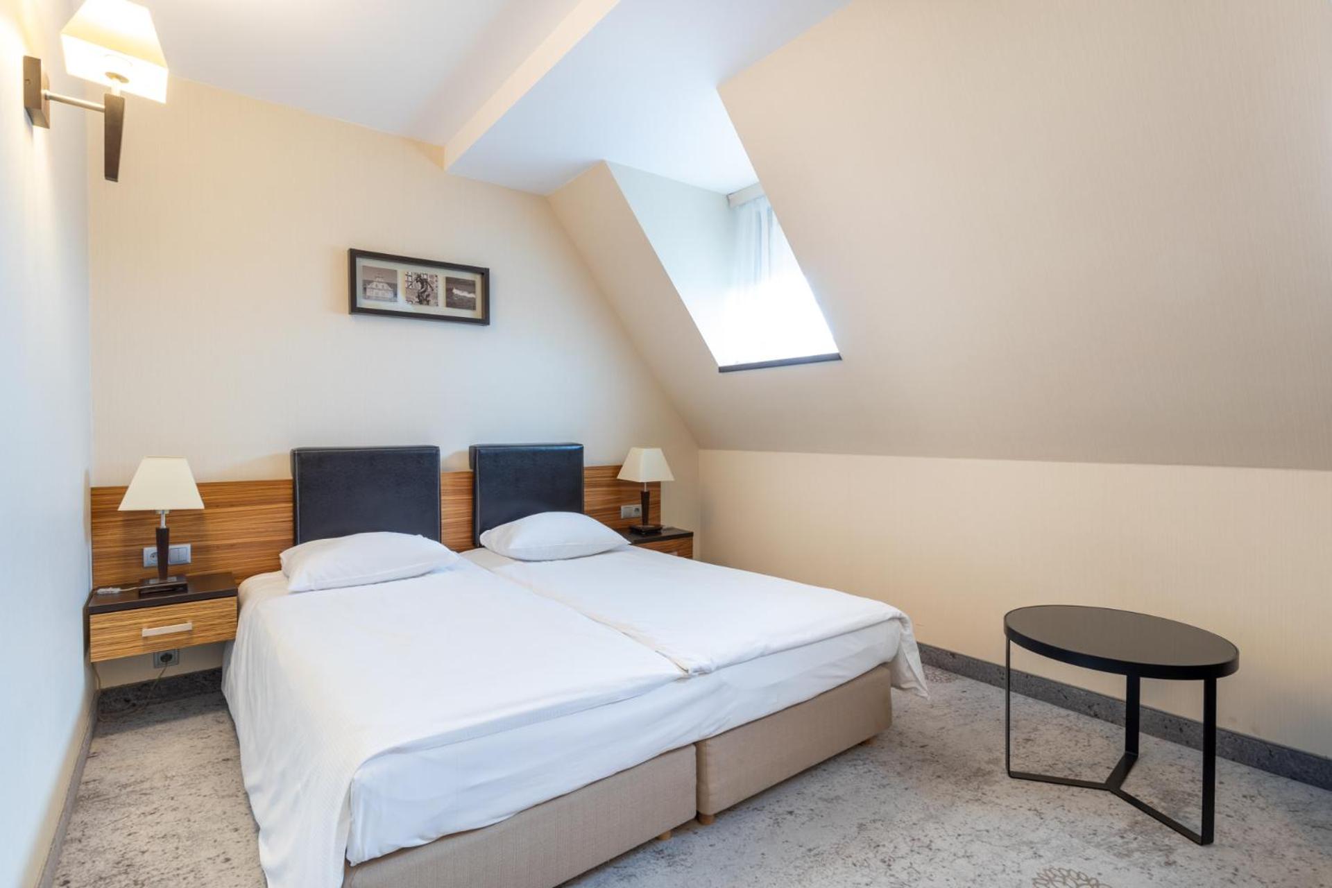 Double or Twin Room - Photo 7
