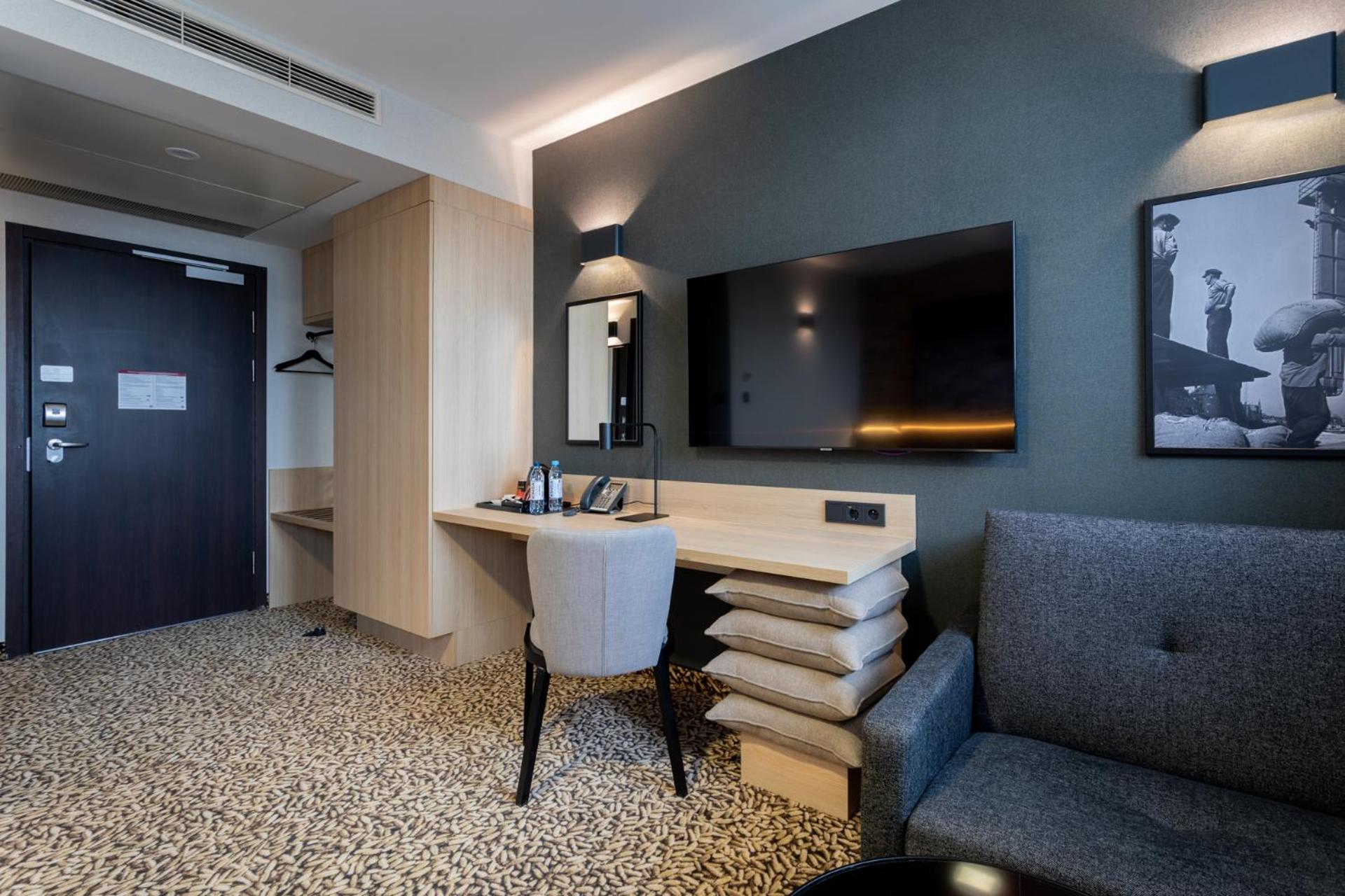 Premium River Side Room - Photo 2