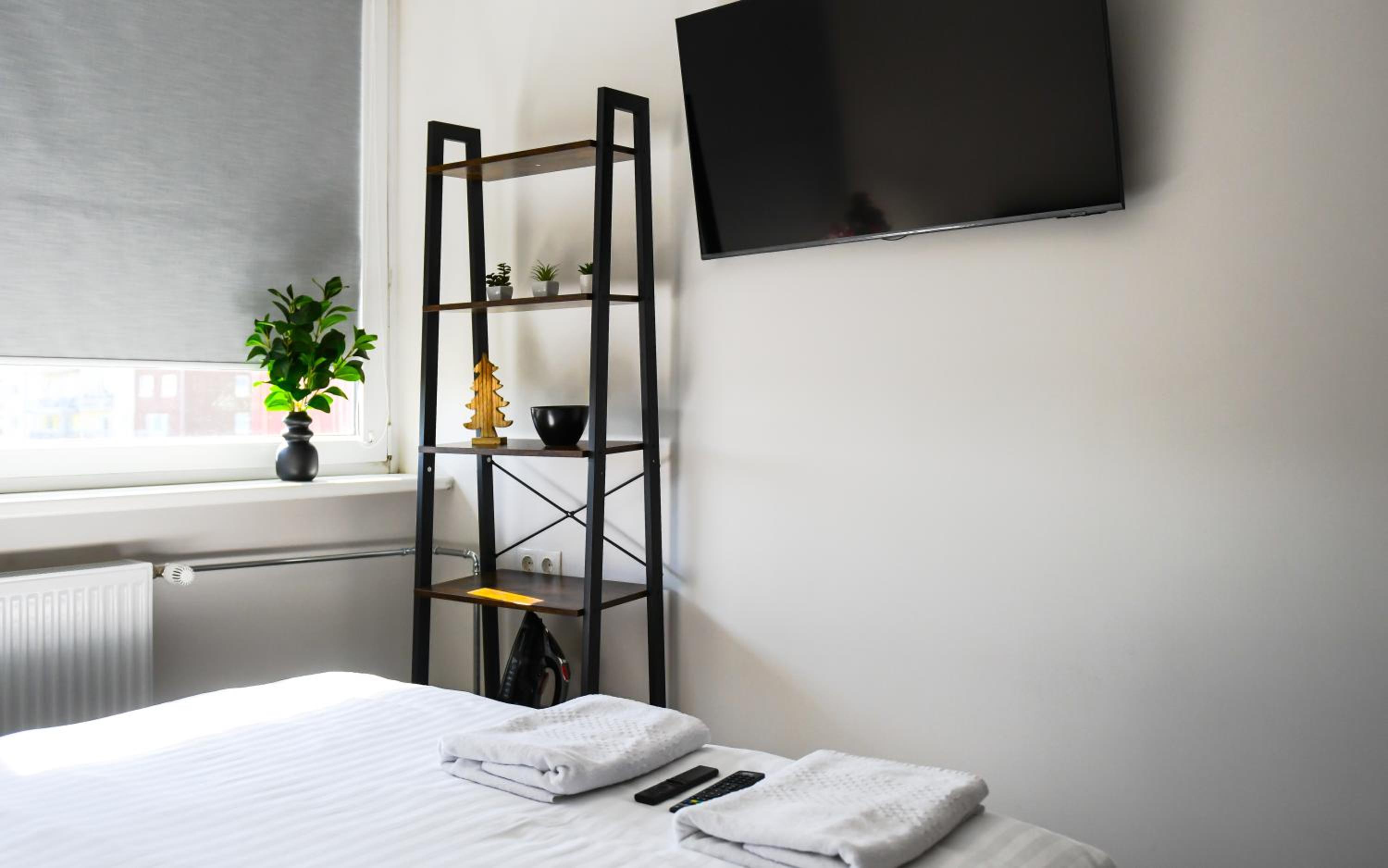 One-Bedroom Apartment - Photo 8
