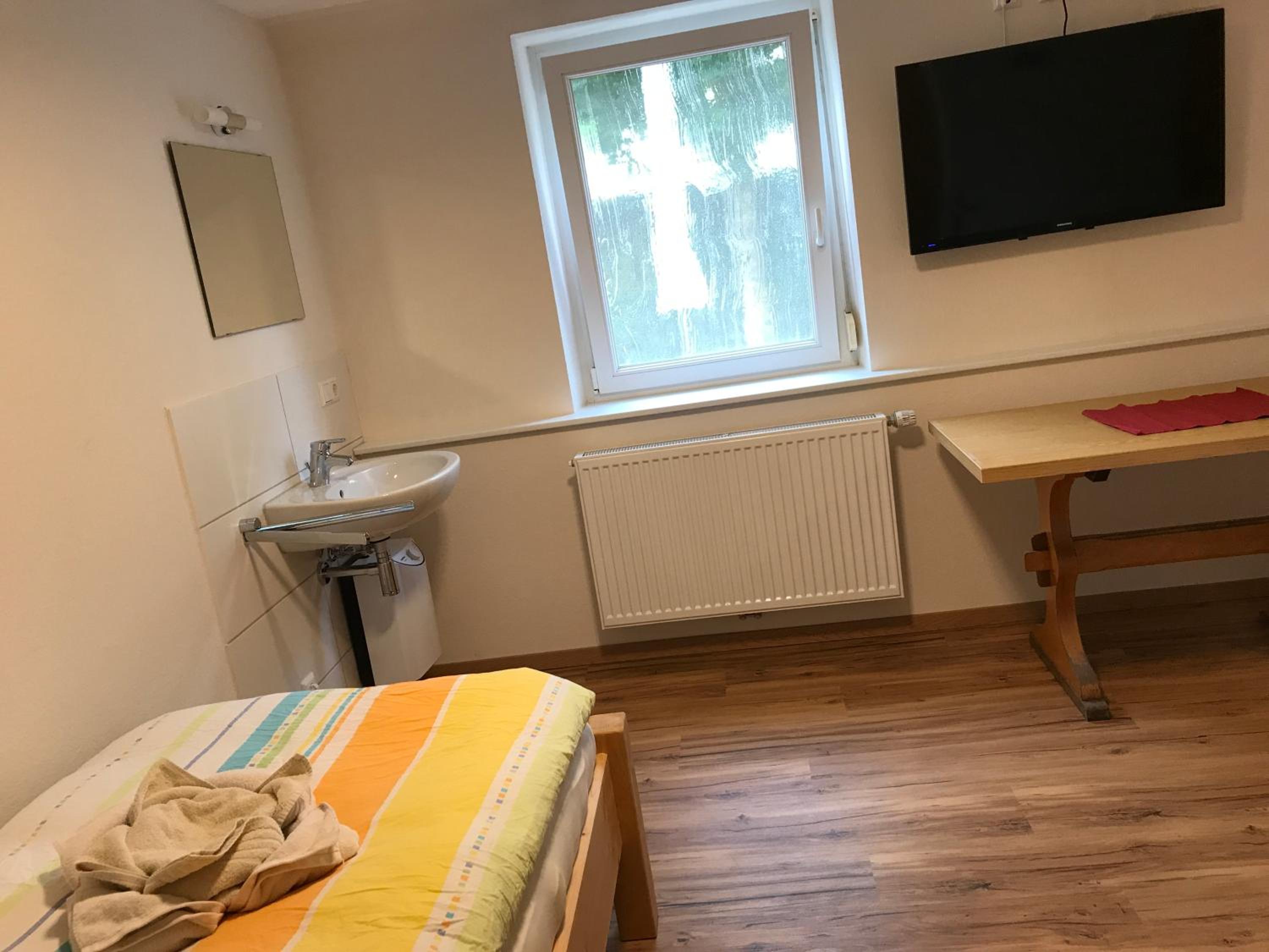 Single Room with Shared Bathroom photo 1