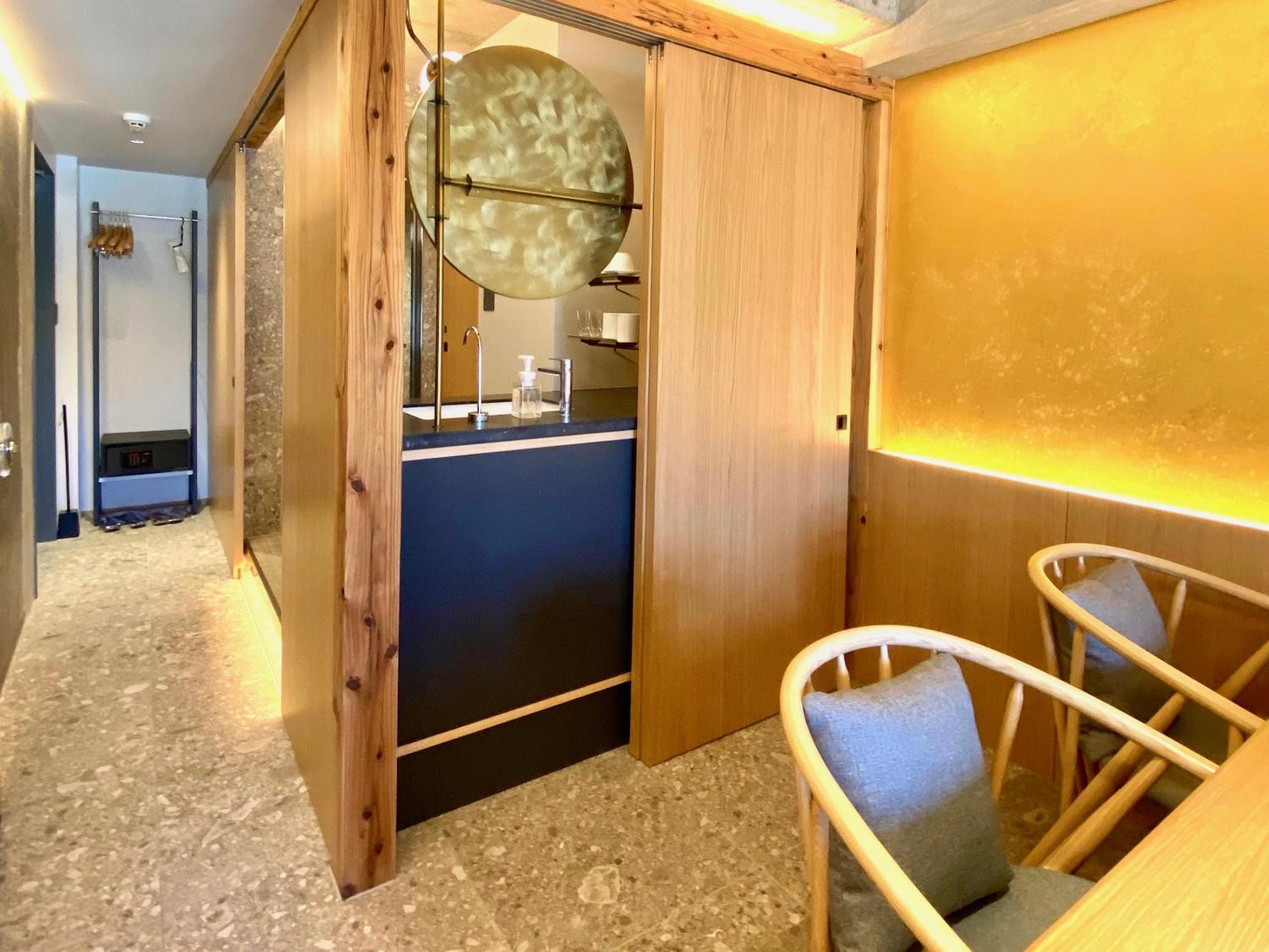 Double Room - Photo 6