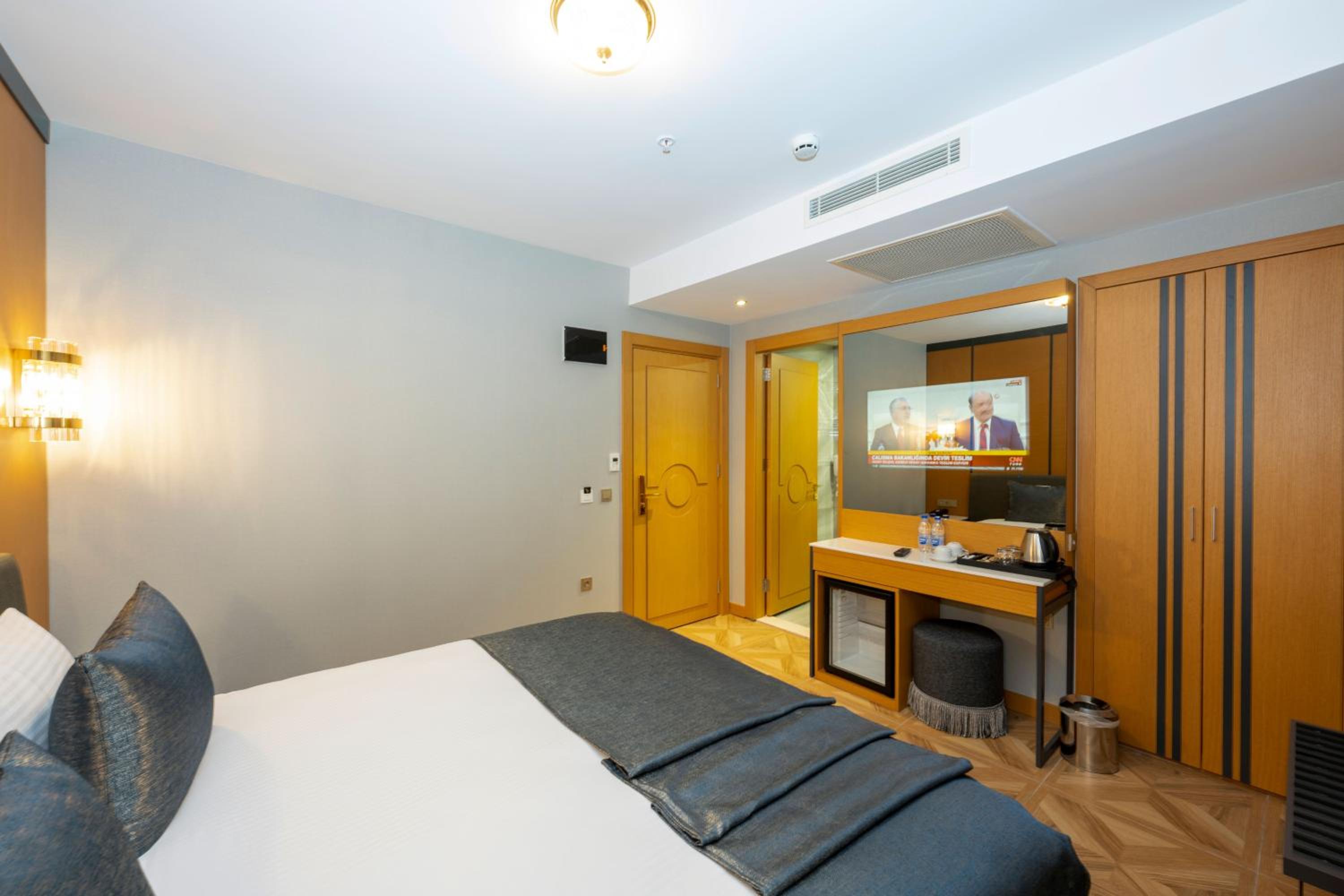 Deluxe Double or Twin Room with Balcony photo 2