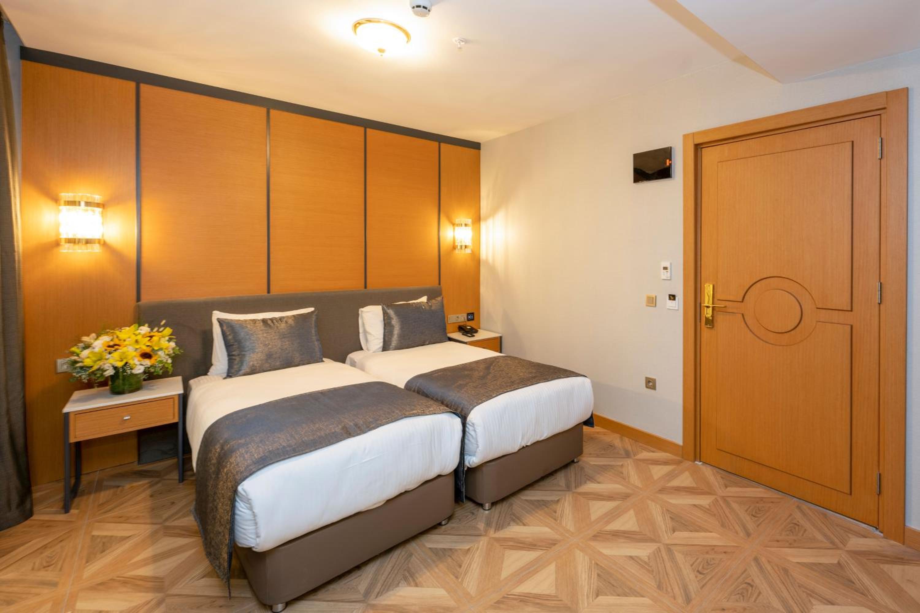 Deluxe Double or Twin Room with Balcony photo 3