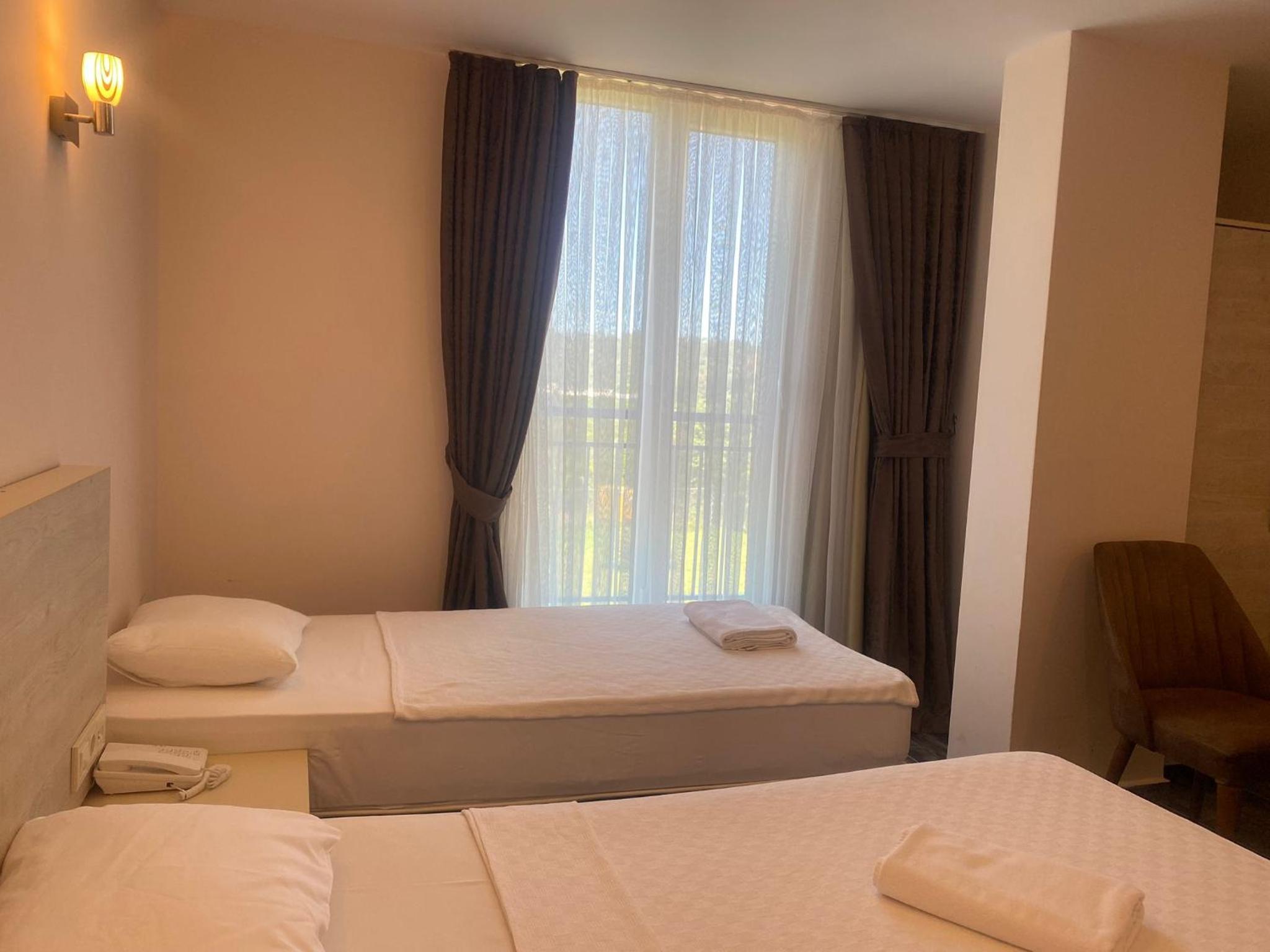 Triple Room with View - Photo 5