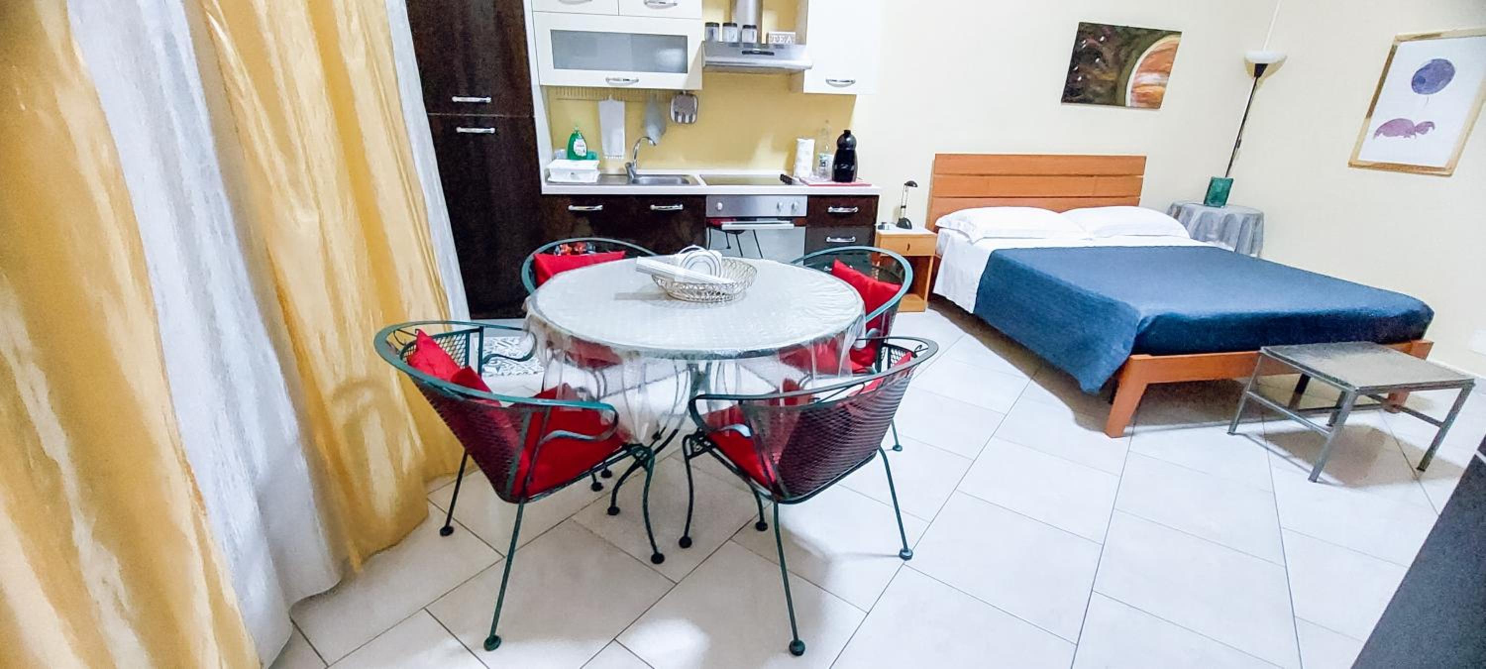 Double Room with Private Bathroom - Photo 8