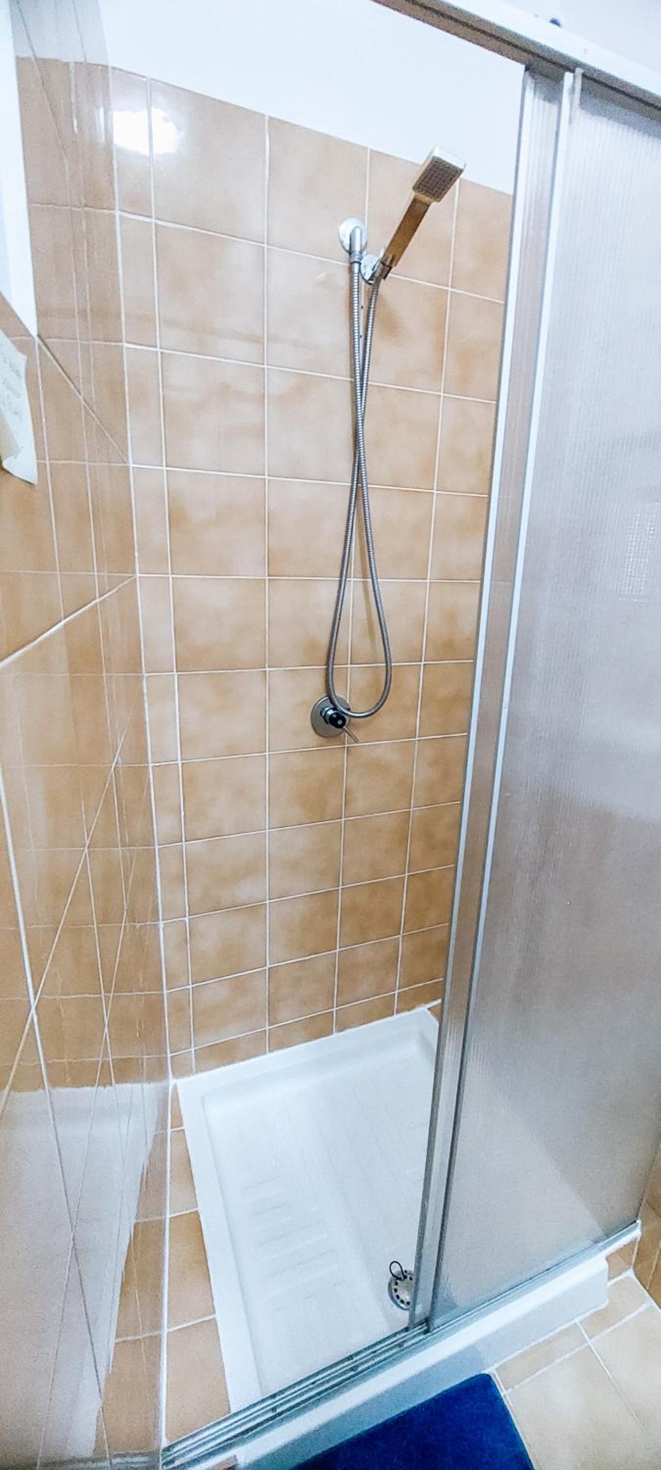 Double Room with Private Bathroom - Photo 3