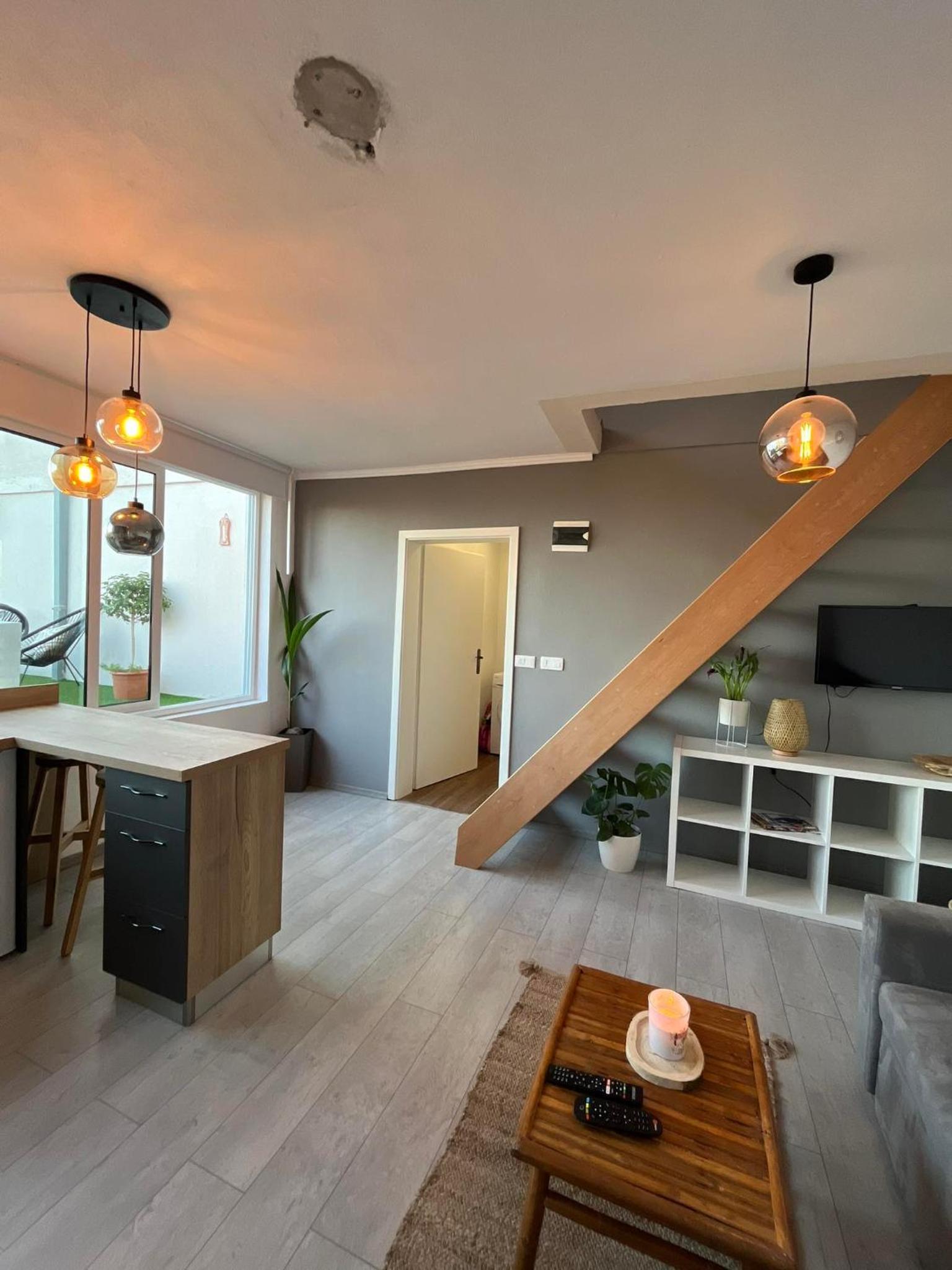 One-Bedroom Apartment photo 2