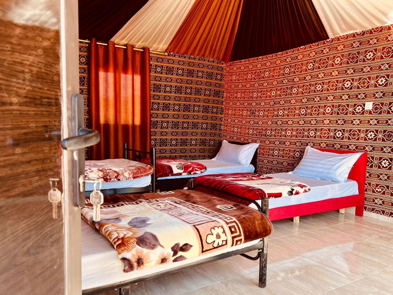 Quadruple Room with Mountain View photo 1