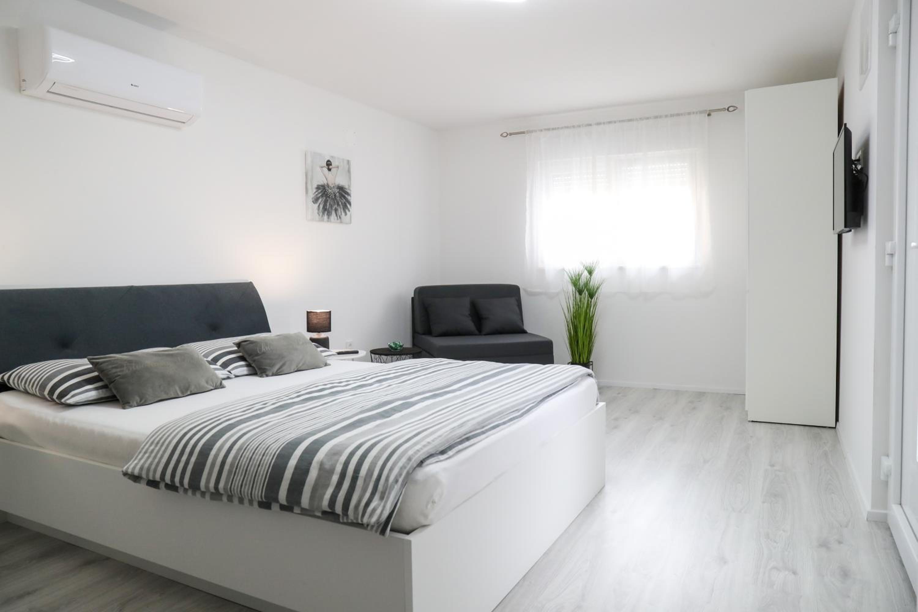 Deluxe Double Room with Extra Bed