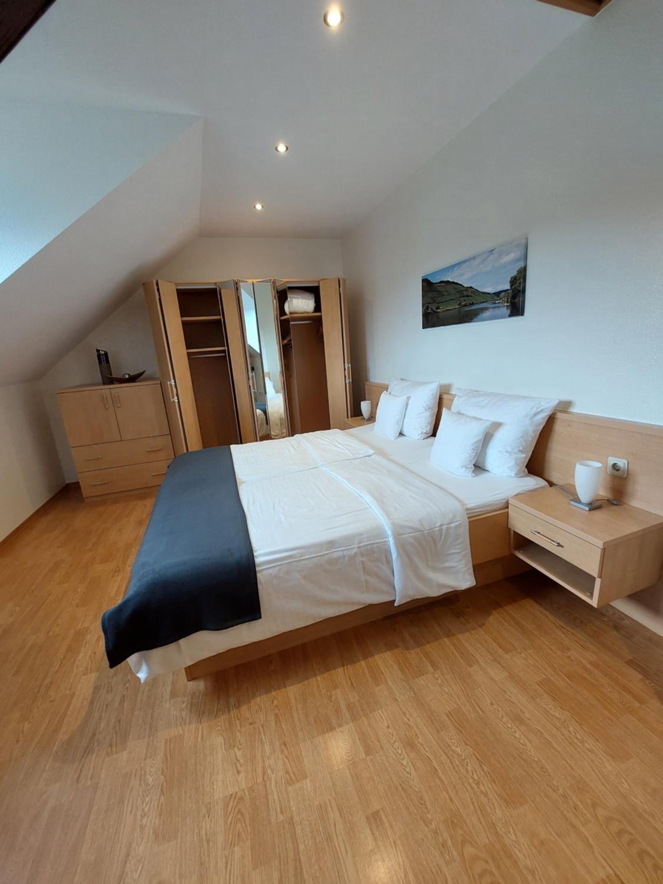 Large Double Room photo 1