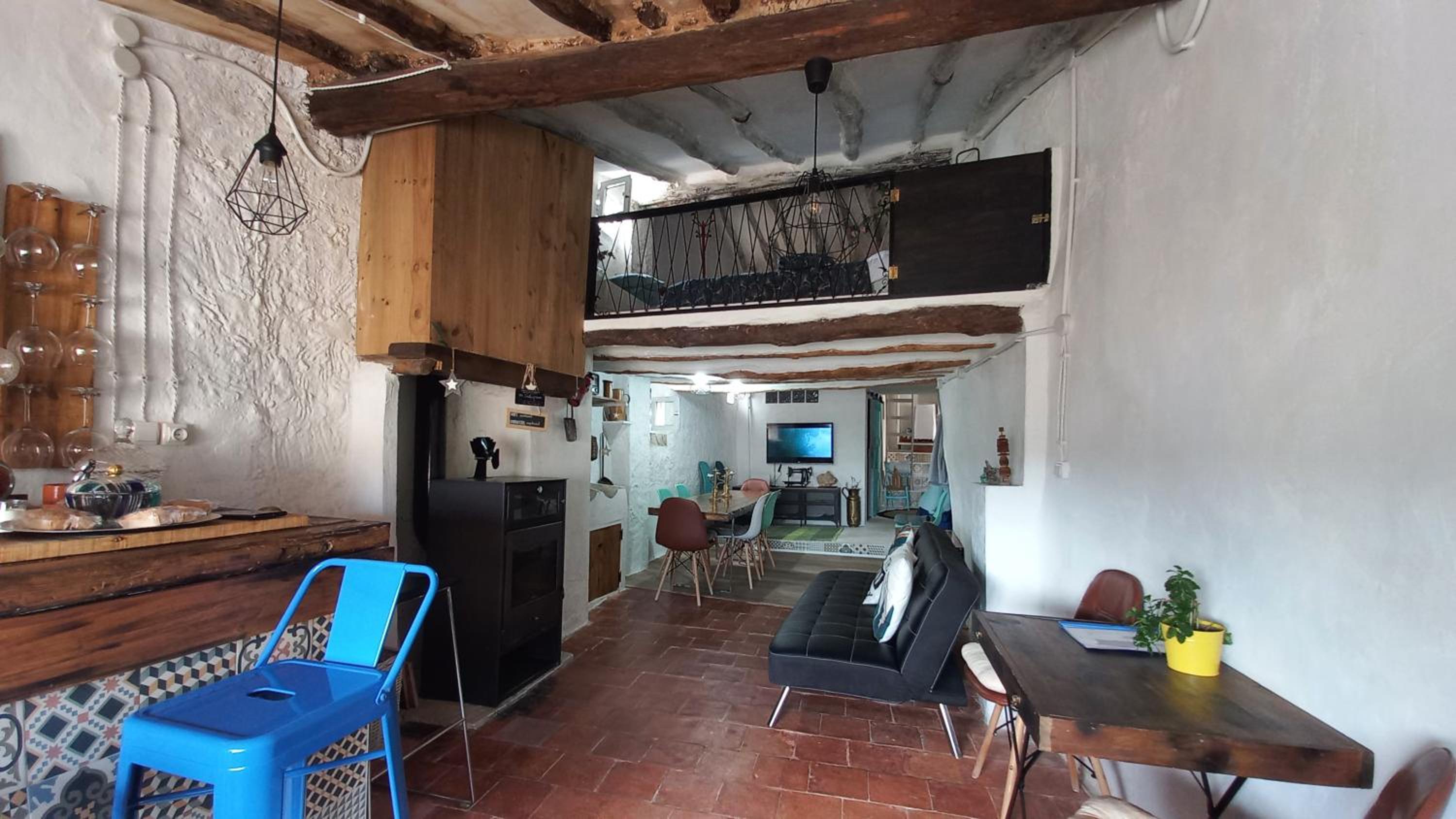 Julis Chelva Room for up to 8 people

(Note: "Julis Chelva" is likely a specific name and should not be translated)