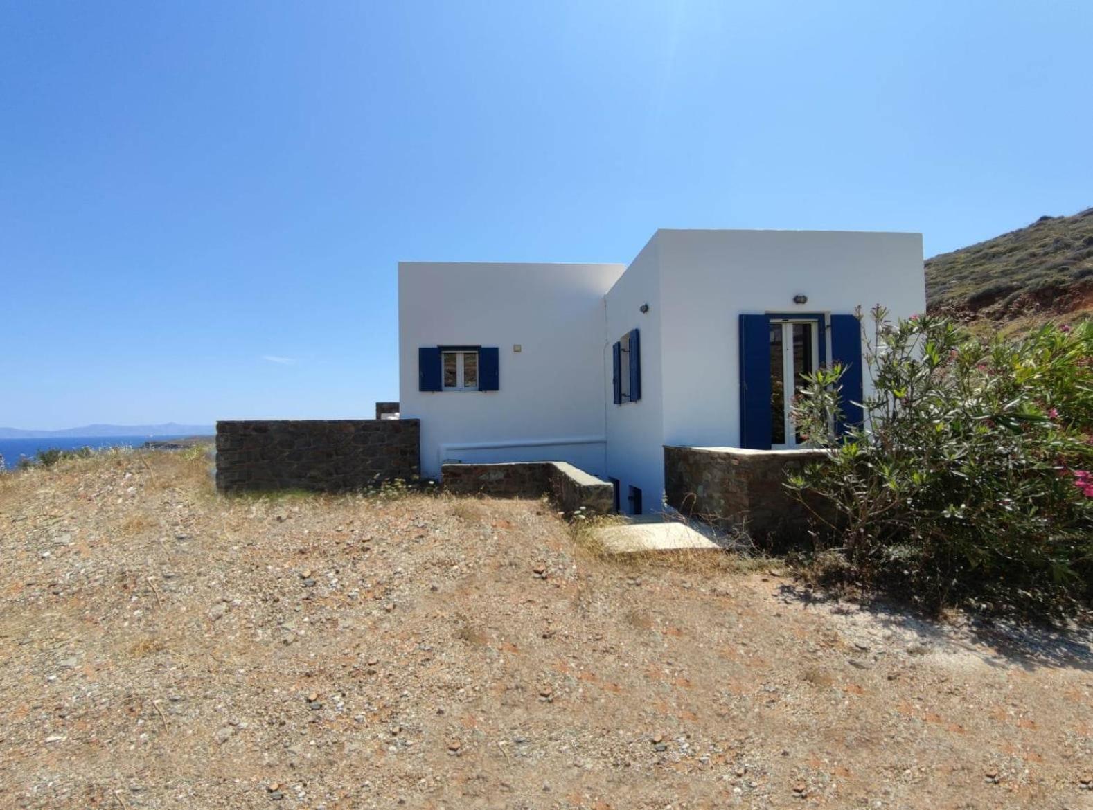 Three-Bedroom Villa photo 2