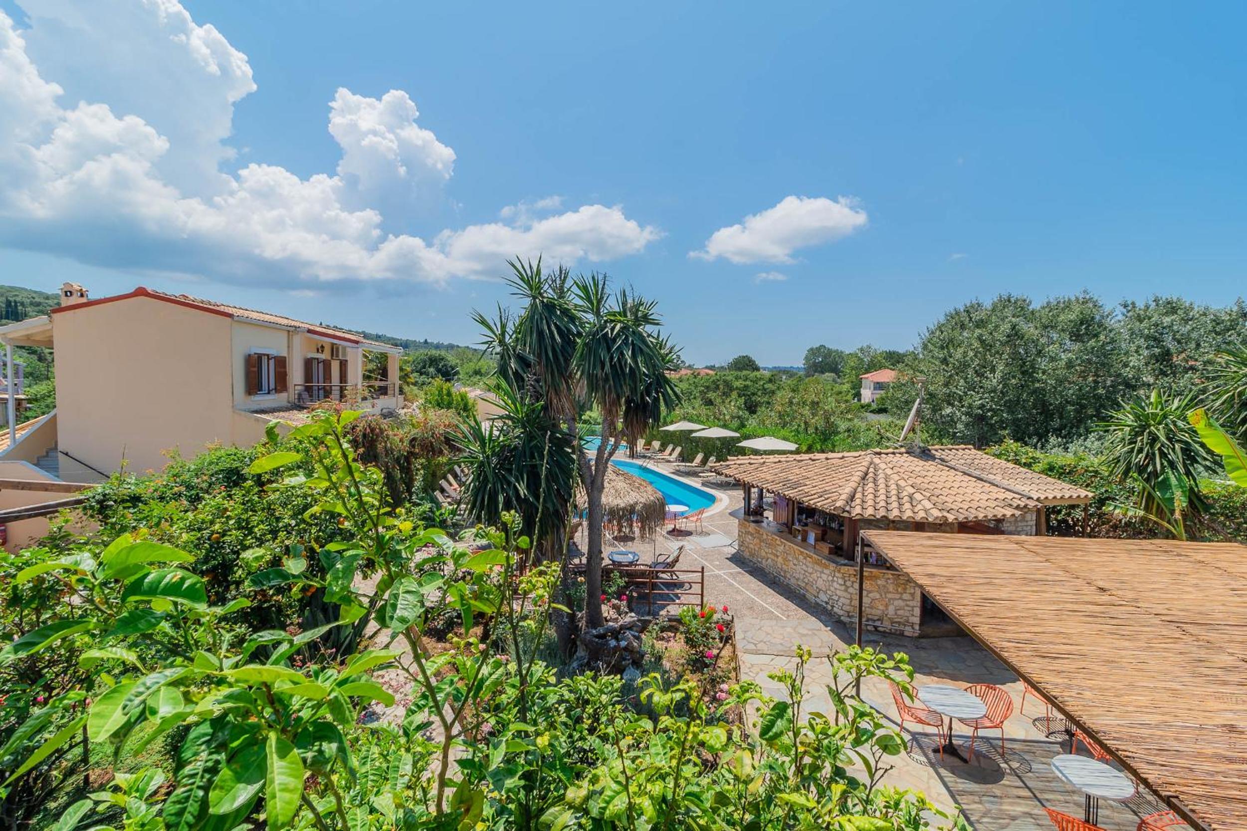 Double Room with Garden/Pool View