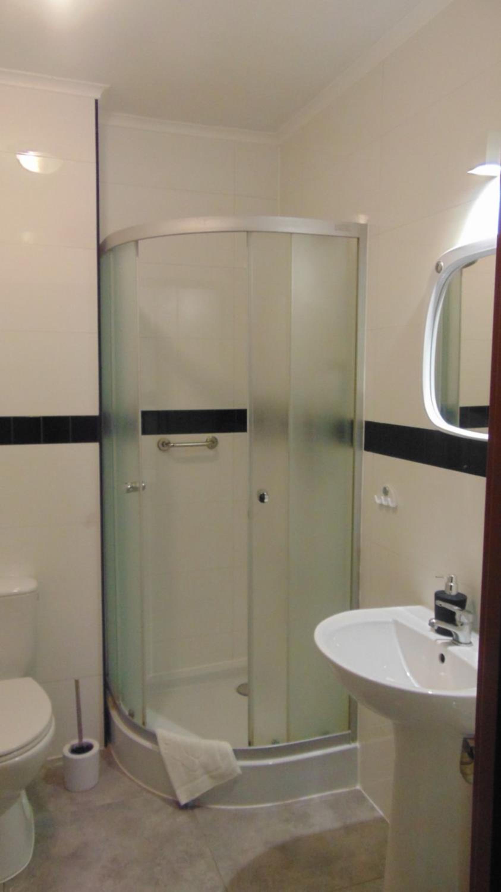Twin Room - Photo 2