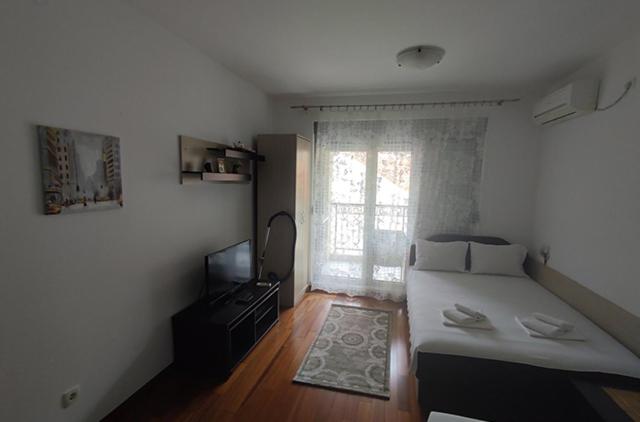 Studio With Balcony