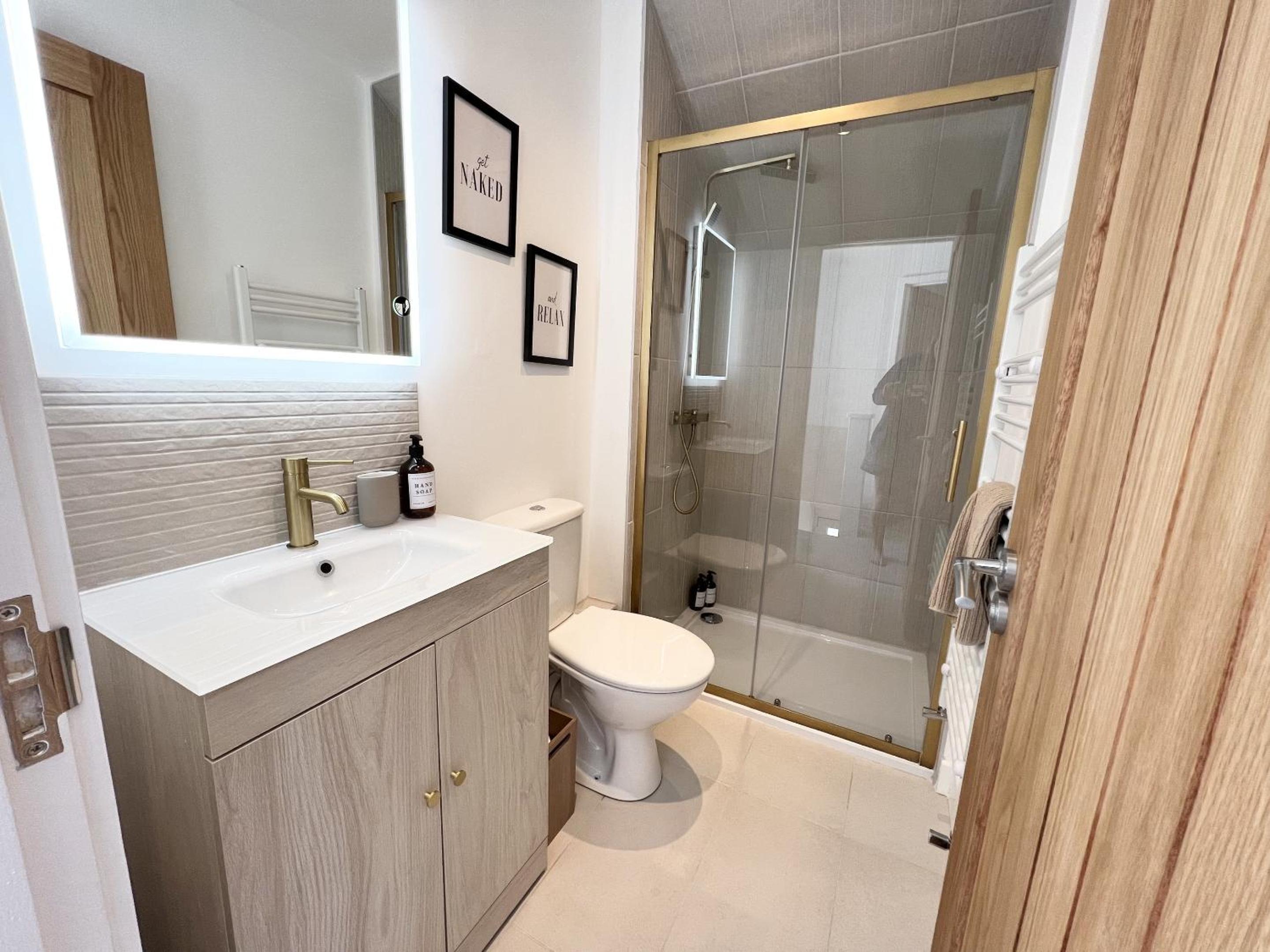 Three-Bedroom Cottage photo 2