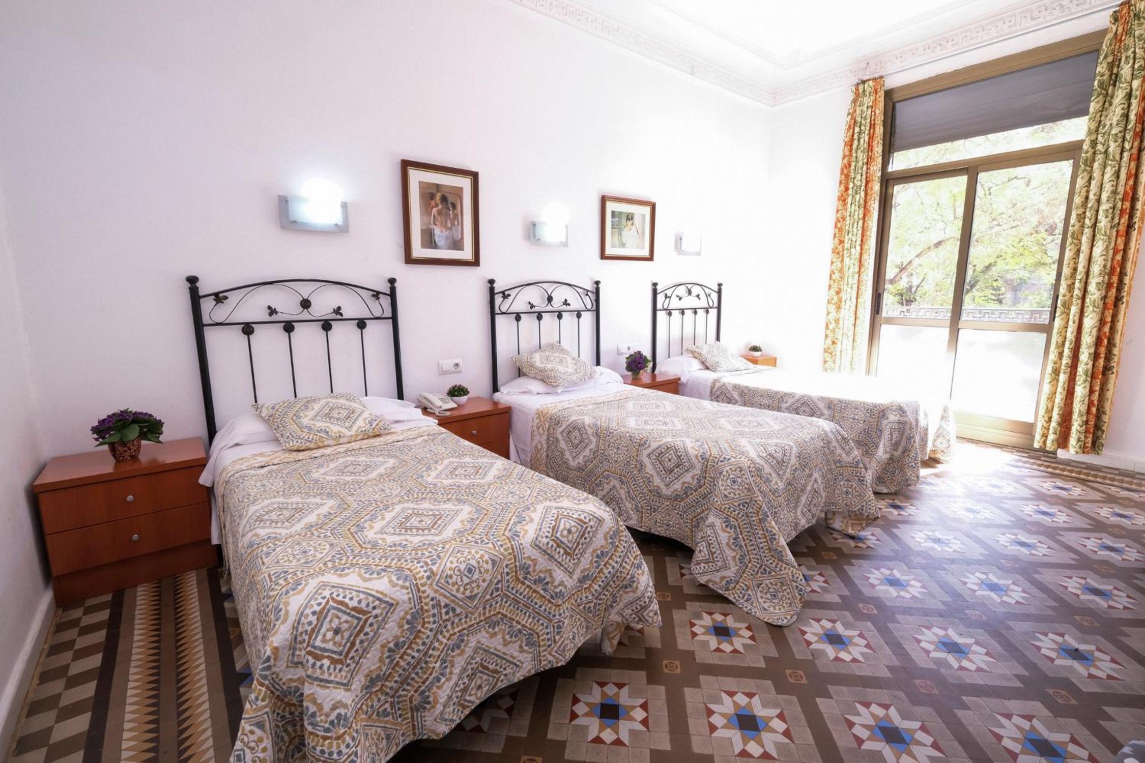 Superior Triple Room with Balcony photo 3