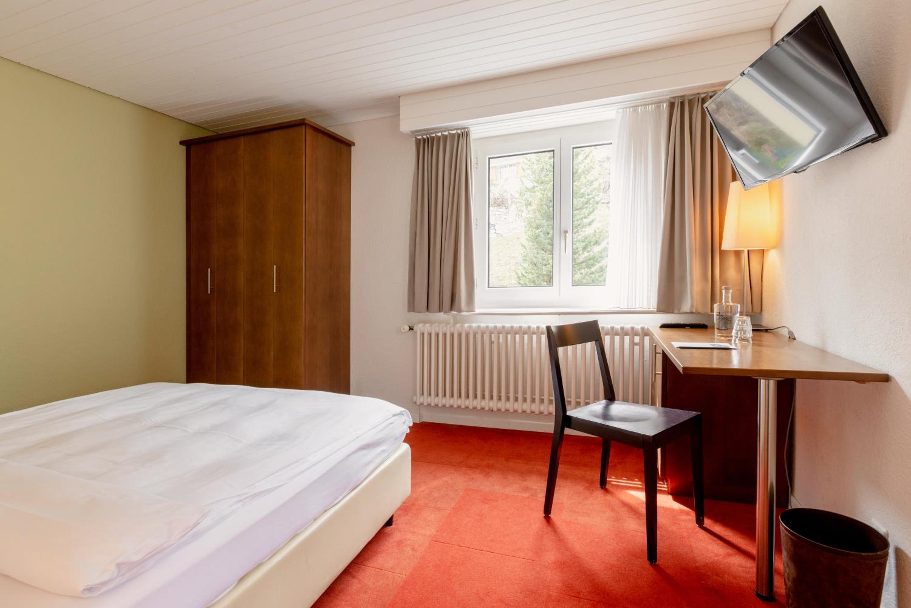 Economy Double Room photo 1