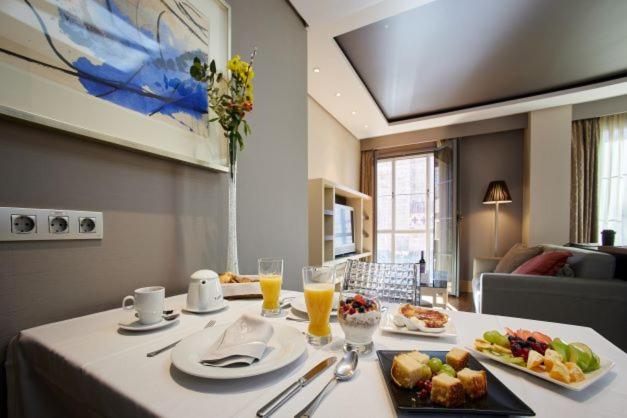 Deluxe Suite - Photo 6