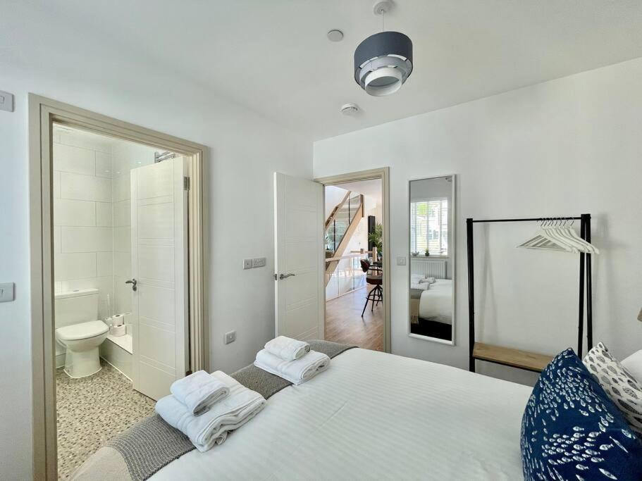 Four-Bedroom House photo 1