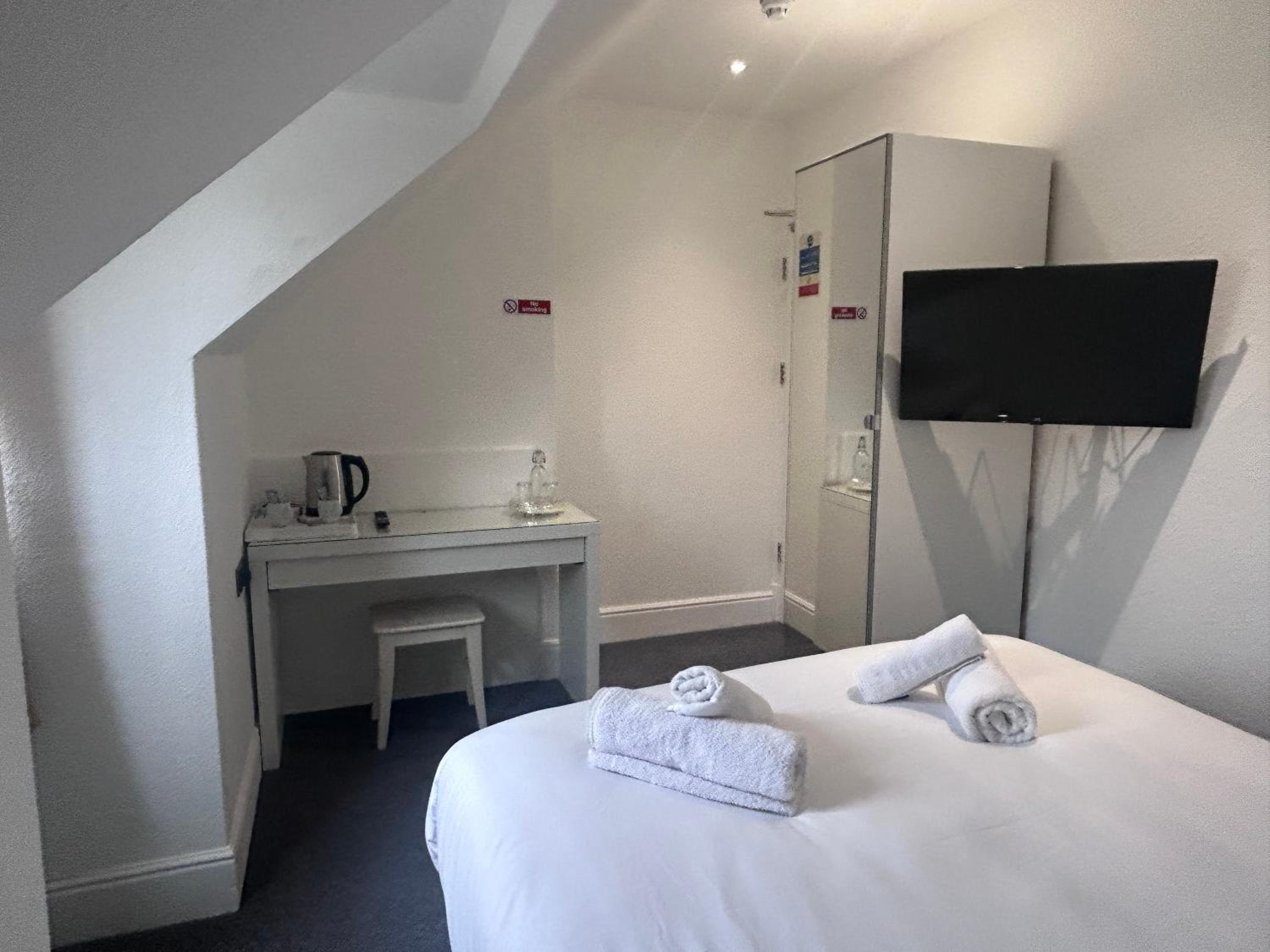 Double Room with Private External Bathroom