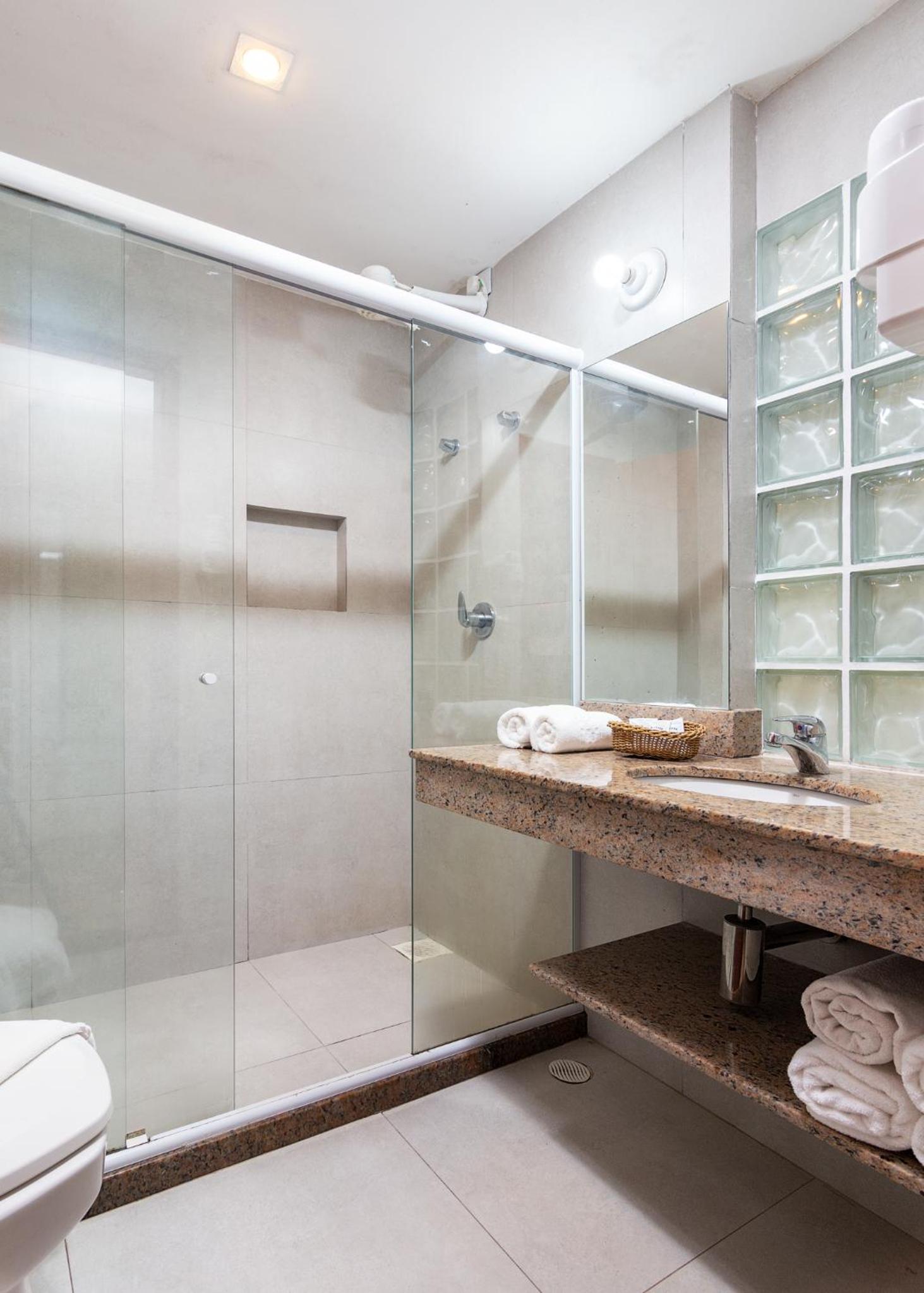Standard Suite - Photo 4