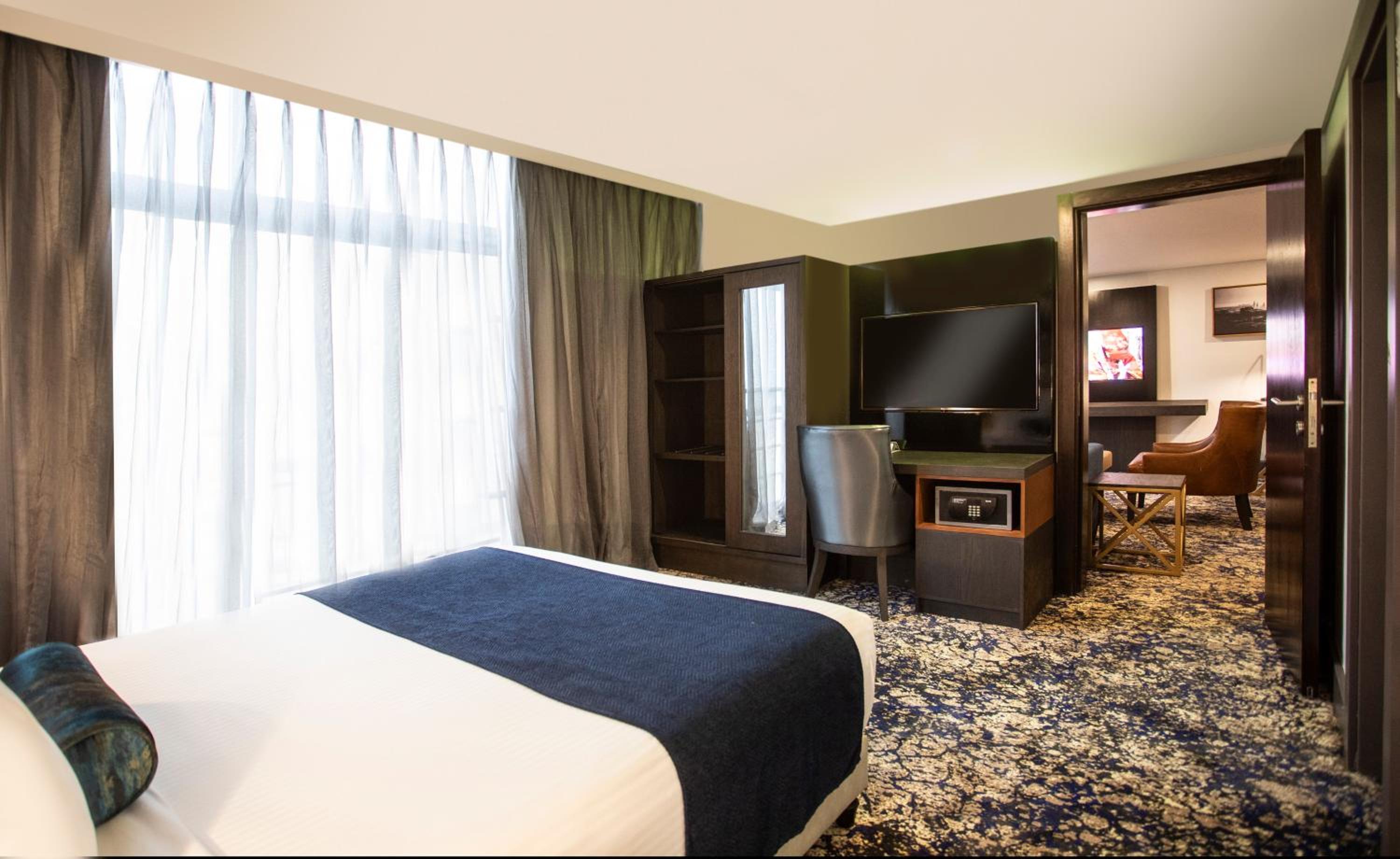 Suite photo 1