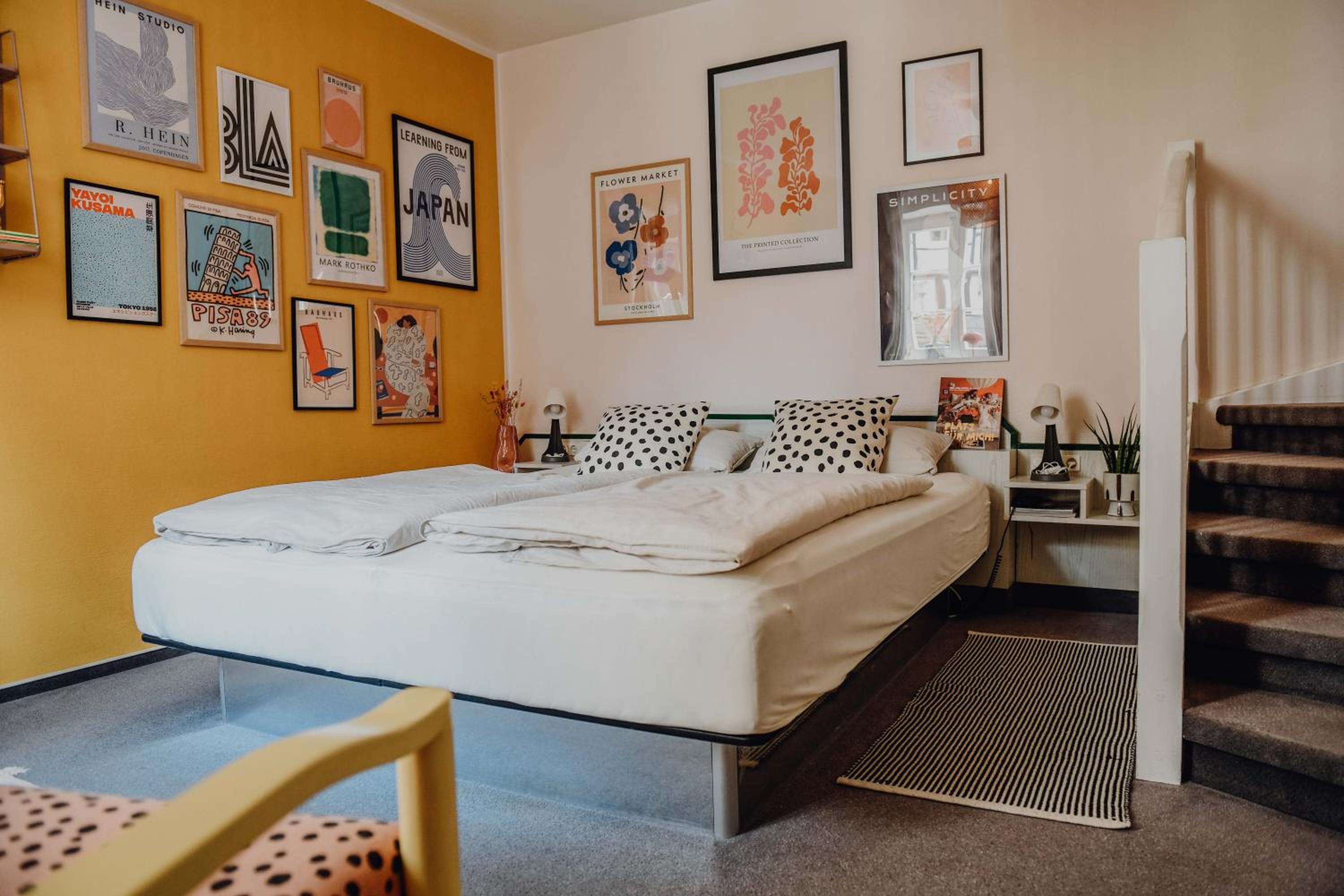 One-Bedroom Apartment photo 1