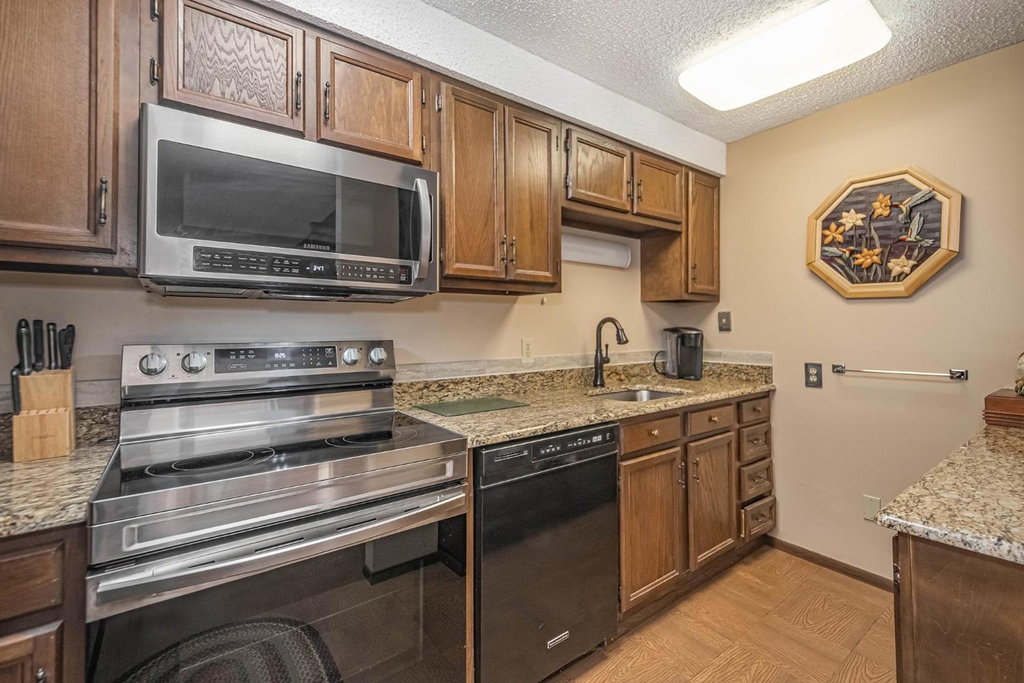 Three-Bedroom House photo 2