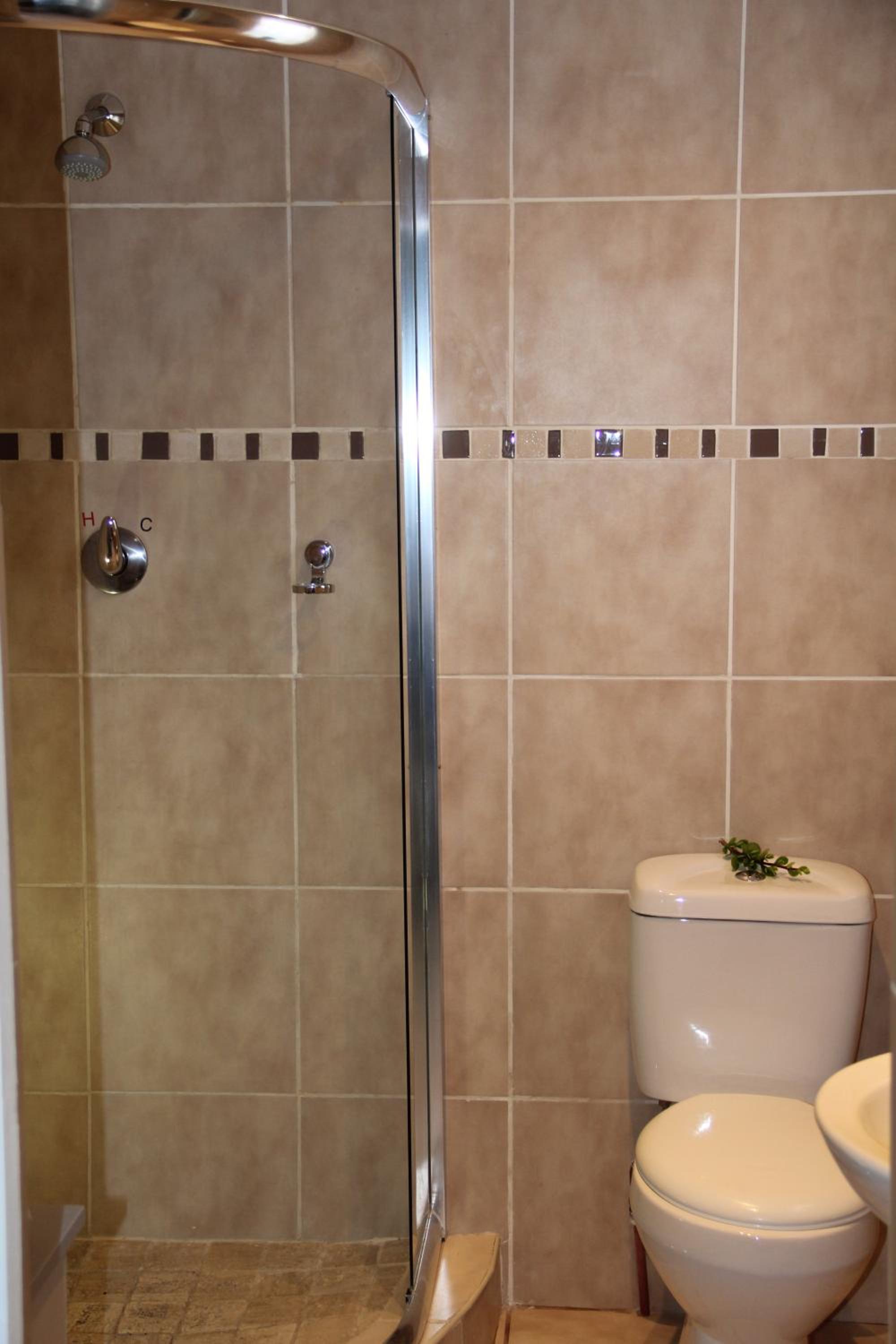 Double Room with Private Bathroom photo 3