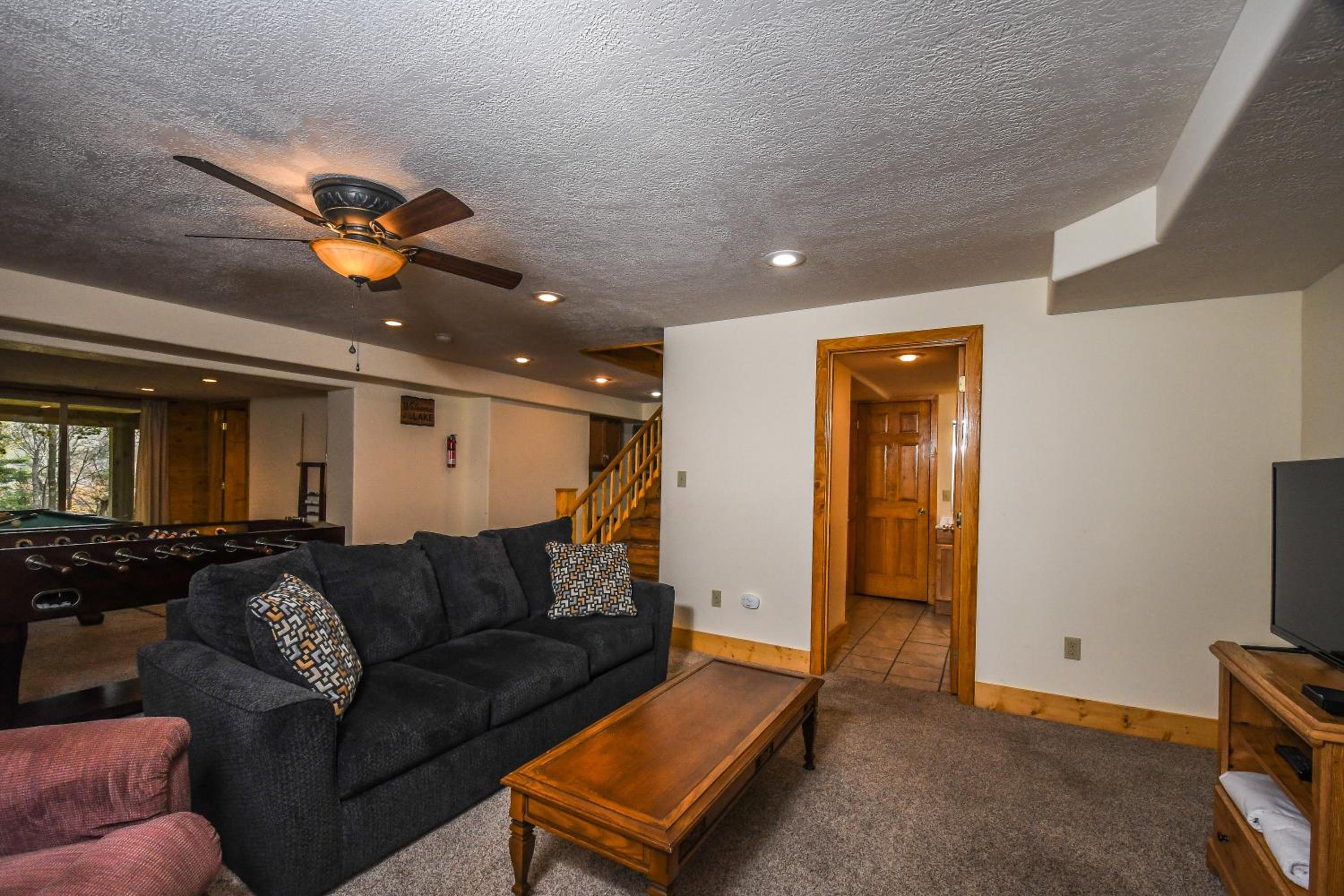 Three-Bedroom House photo 3