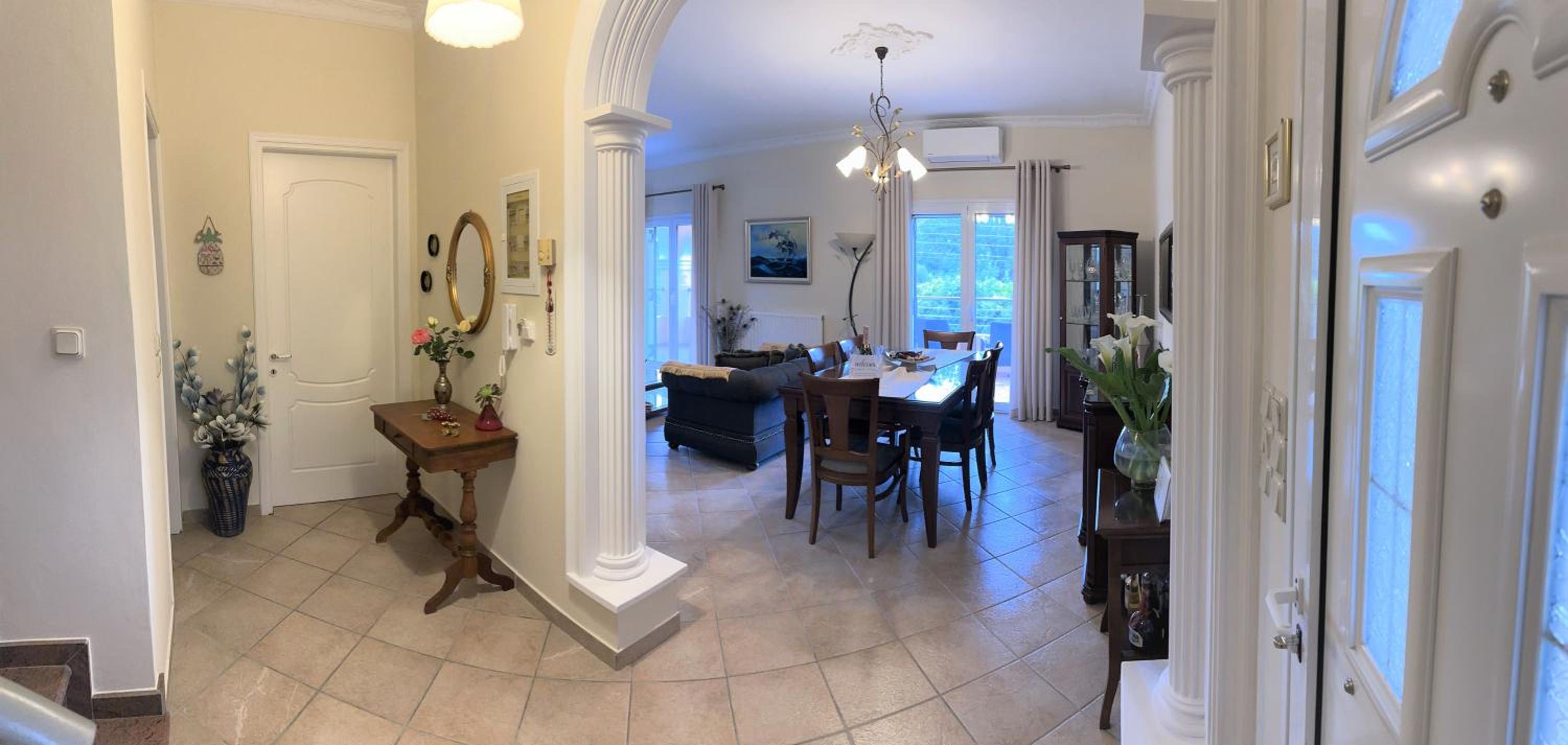 Three-Bedroom Villa photo 2