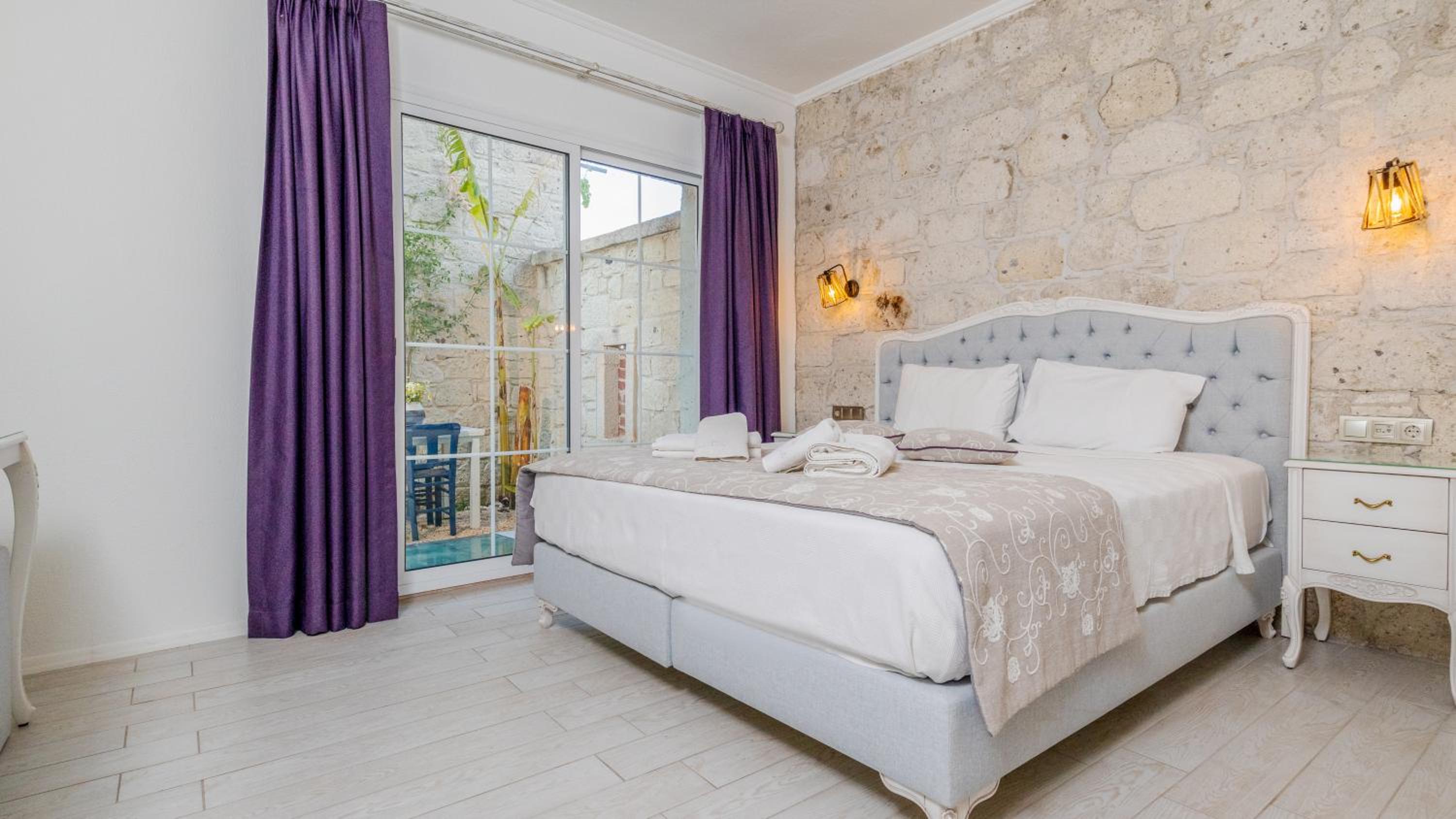 Deluxe Double Room - Photo 1