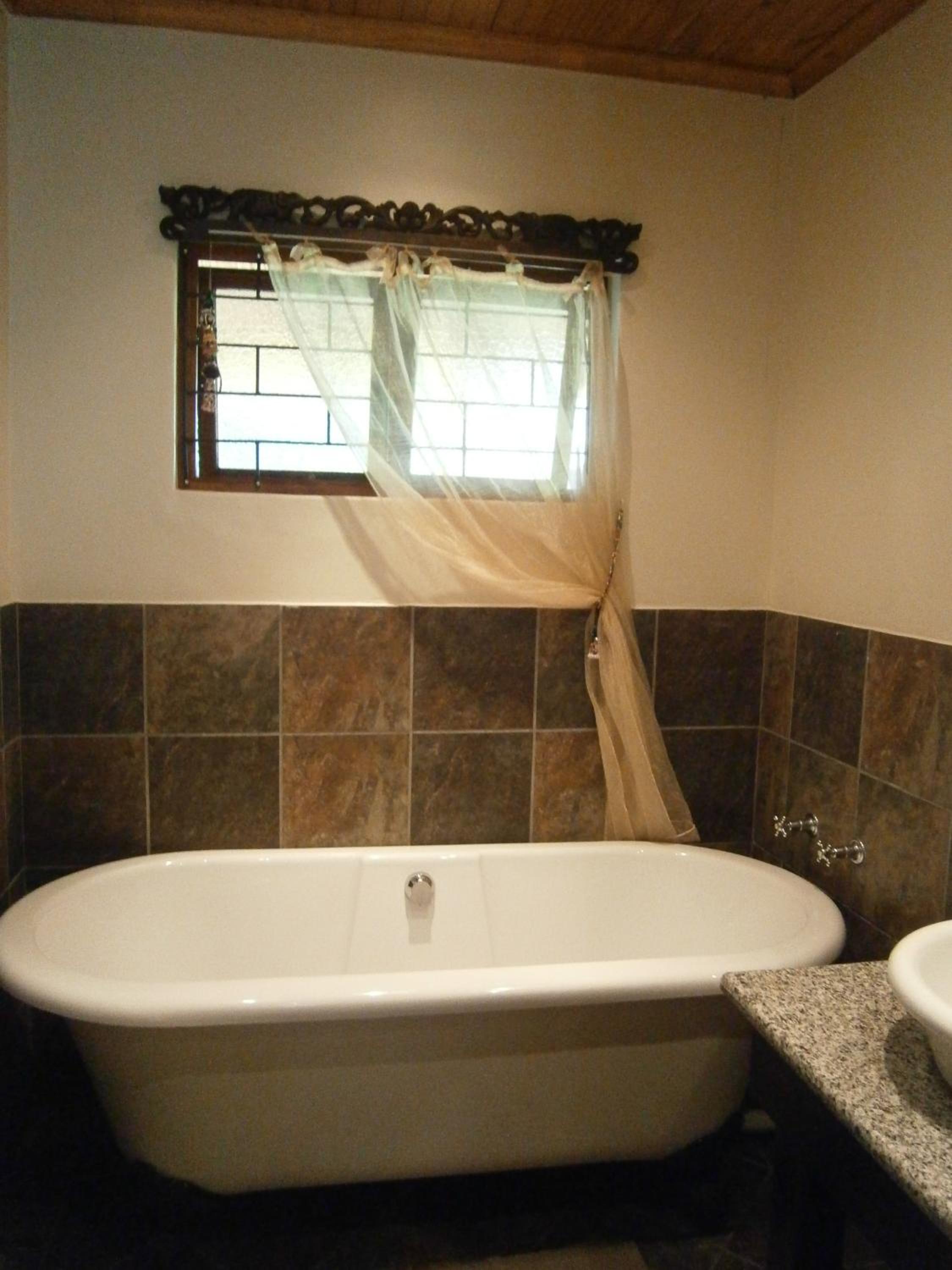 Luxury King or Twin Chalet photo 3